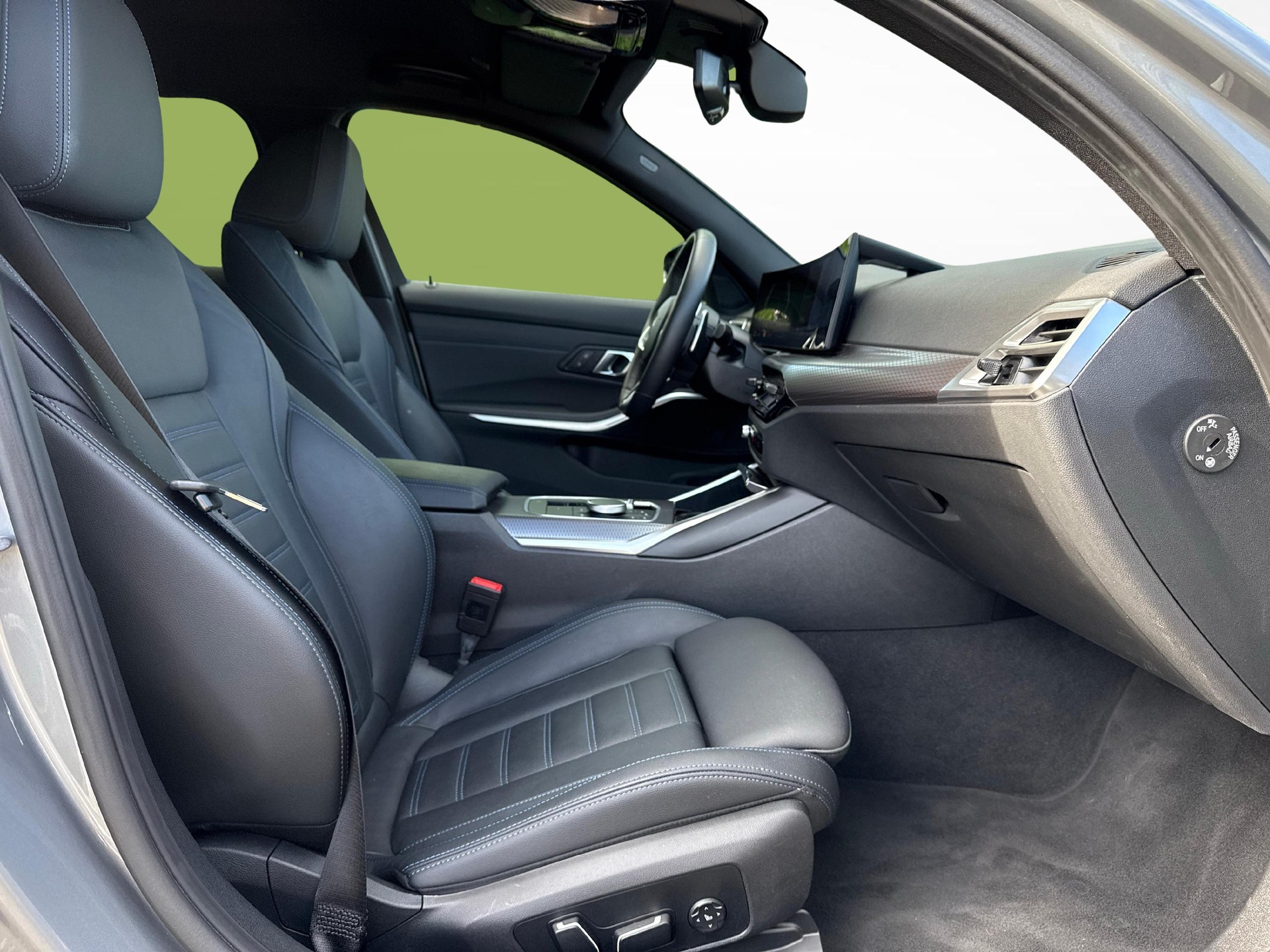 BMW 320d xDrive SAG Touring-image-11