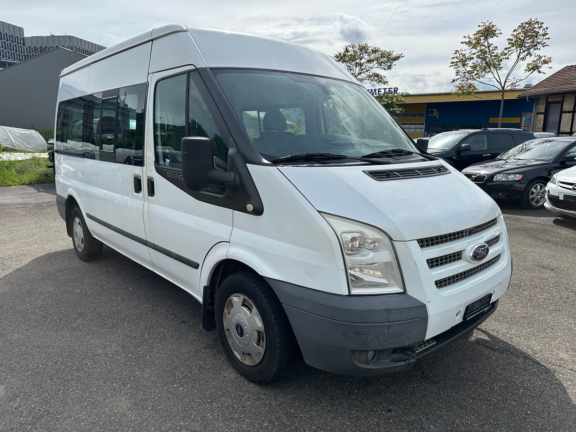 FORD Transit 300M Level 3-showroom-element-2