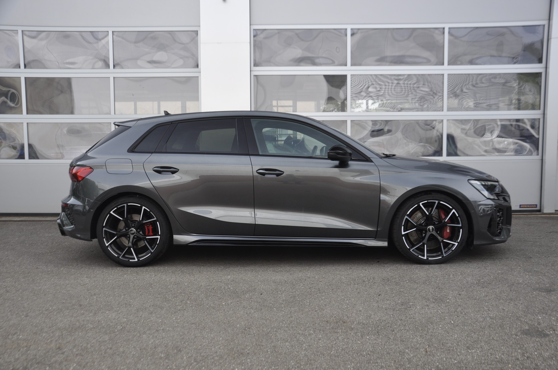 AUDI RS3 Sportback 2.5 TSI quattro S-tronic-image-1