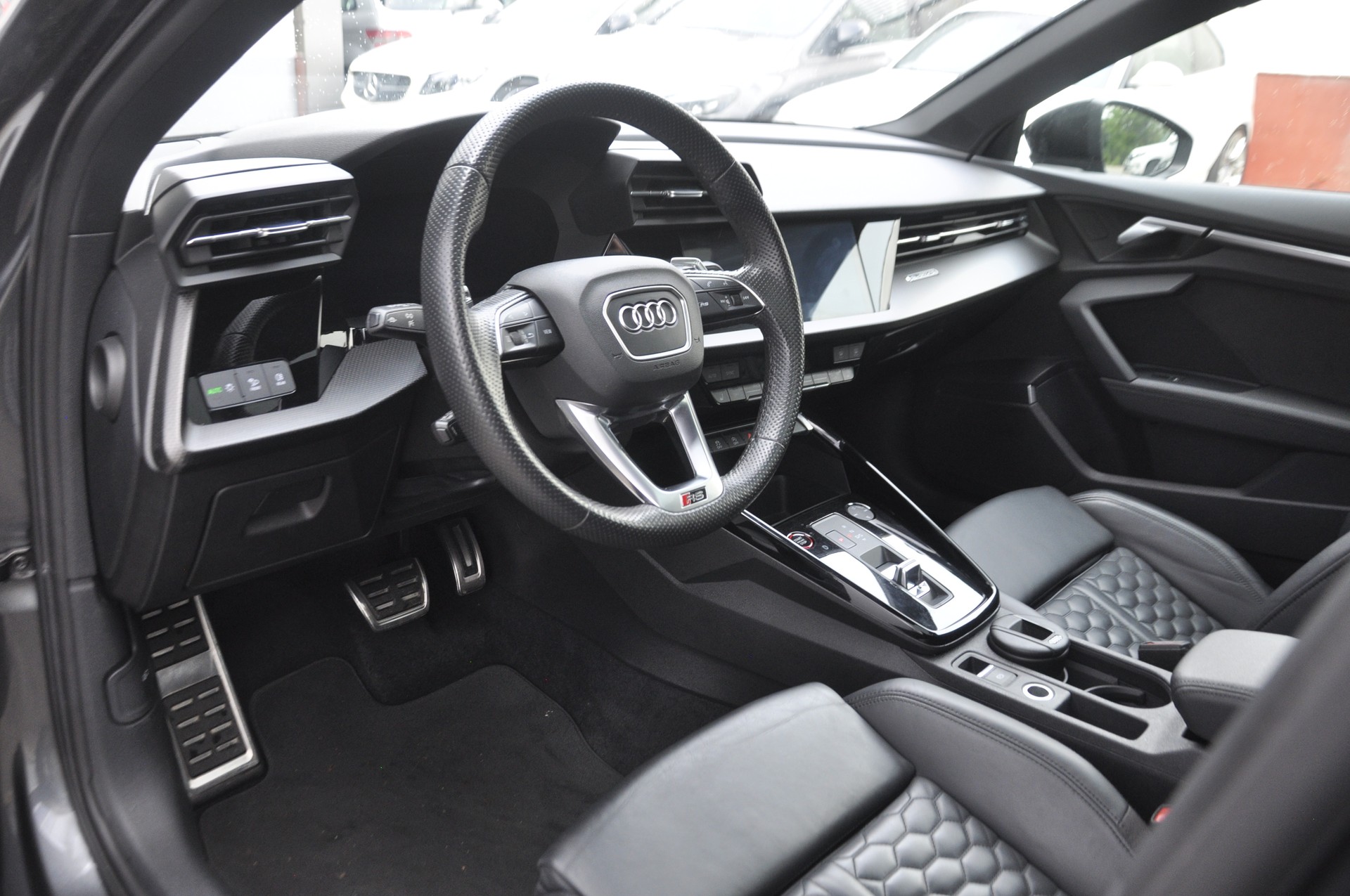 AUDI RS3 Sportback 2.5 TSI quattro S-tronic-image-5