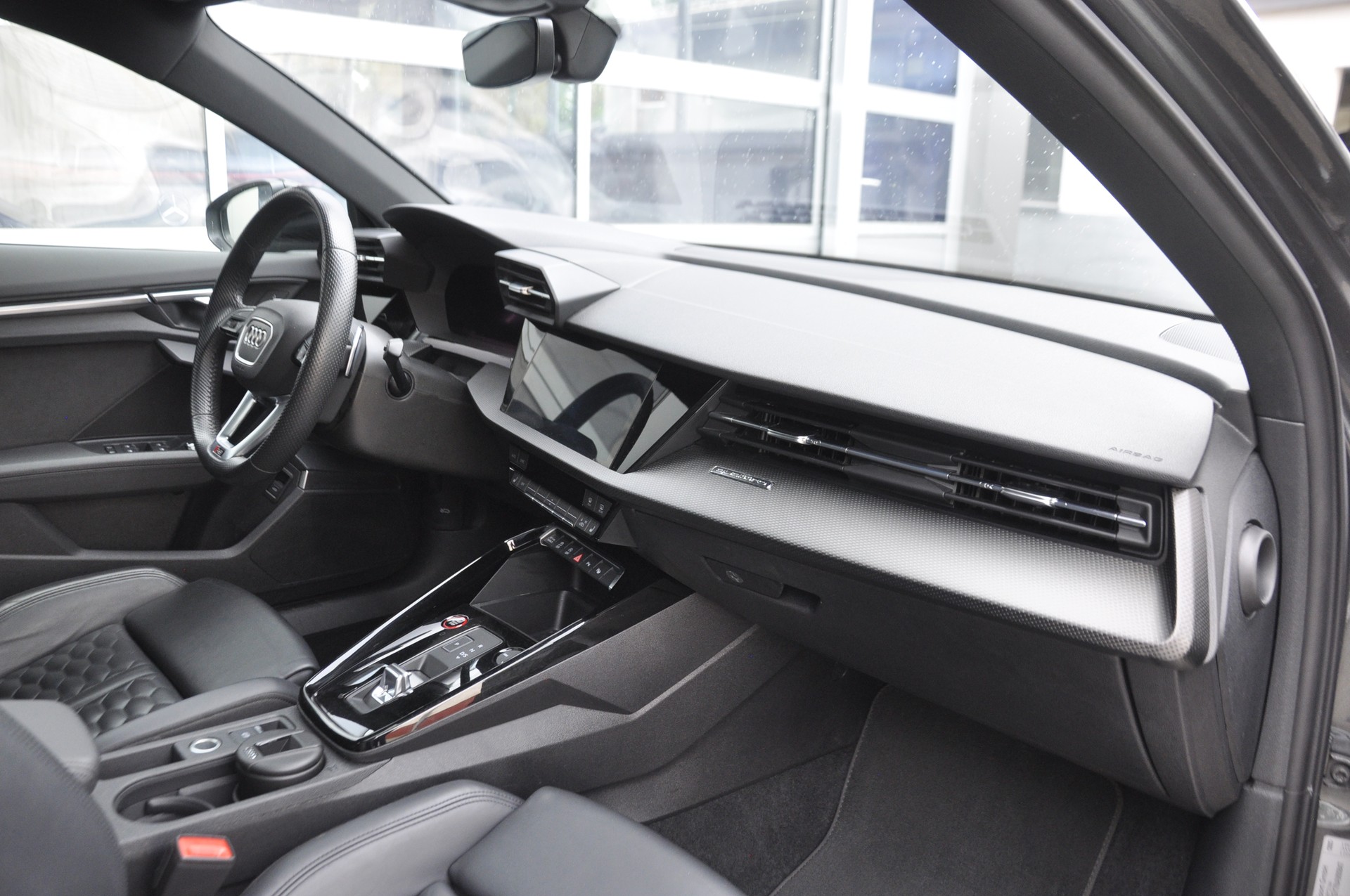 AUDI RS3 Sportback 2.5 TSI quattro S-tronic-image-7