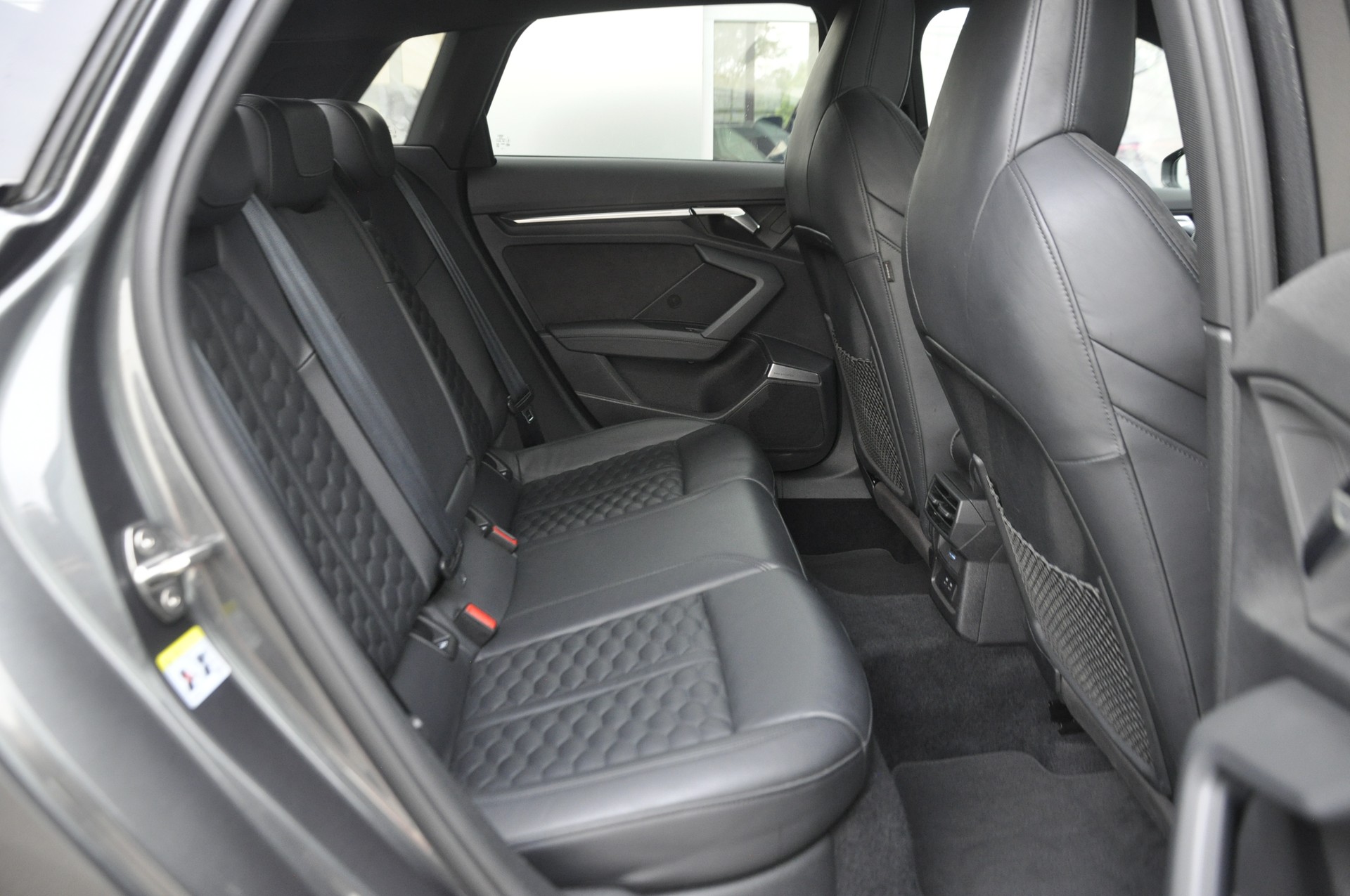 AUDI RS3 Sportback 2.5 TSI quattro S-tronic-image-8