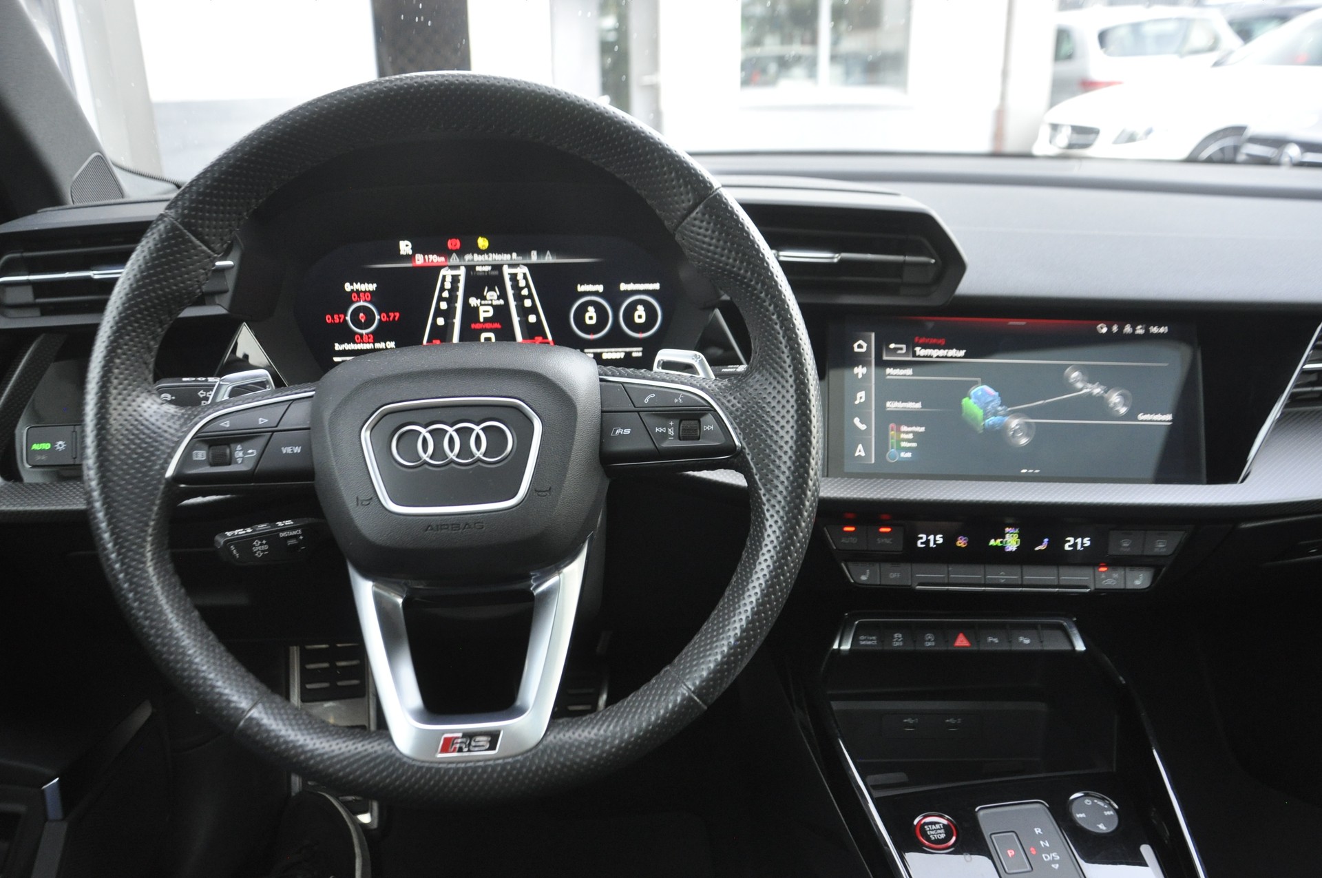 AUDI RS3 Sportback 2.5 TSI quattro S-tronic-image-9