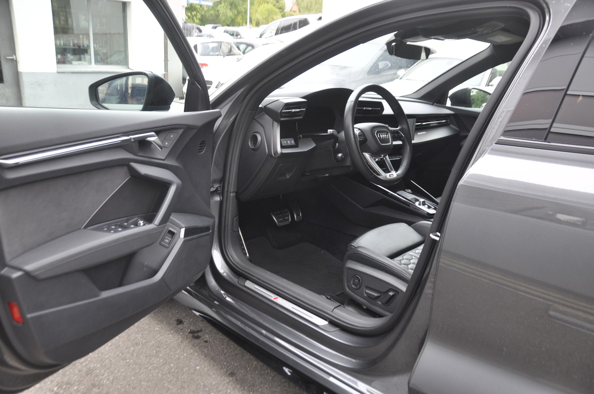 AUDI RS3 Sportback 2.5 TSI quattro S-tronic-image-3