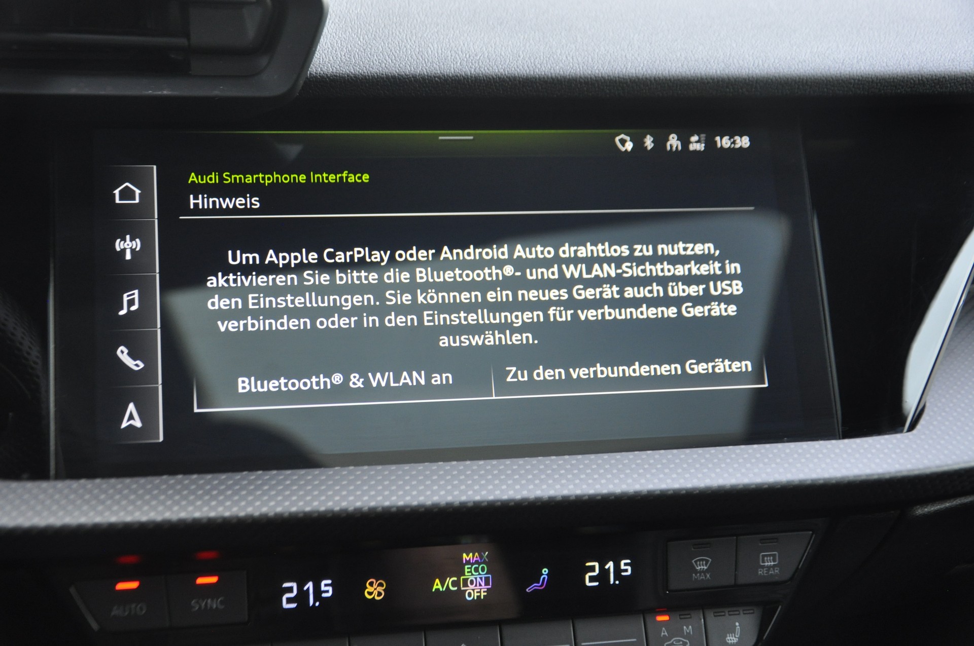 AUDI RS3 Sportback 2.5 TSI quattro S-tronic-image-12