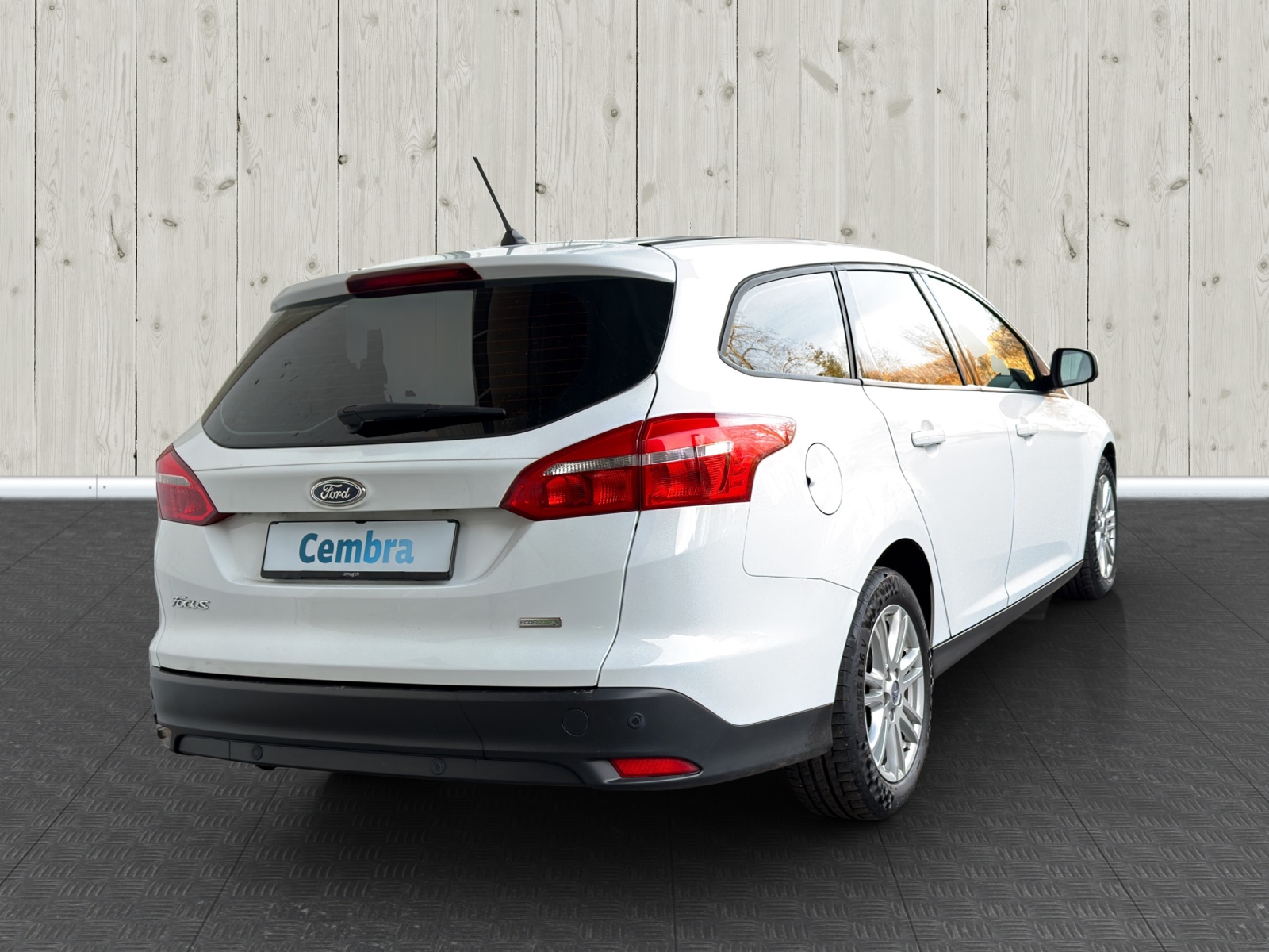 FORD Focus 1.0 SCTi Red Edition Automatic-image-6