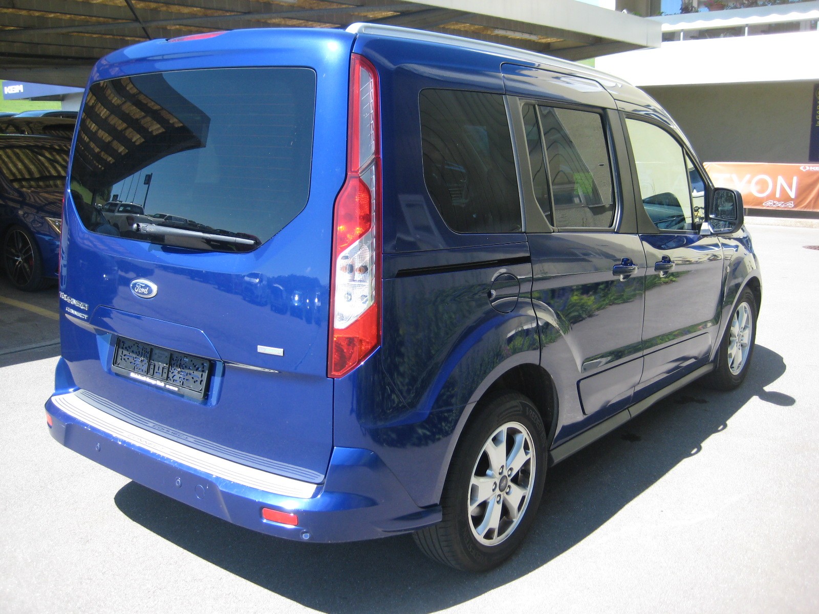 FORD Tourneo Connect 1.0 SCTi Titanium-image-3