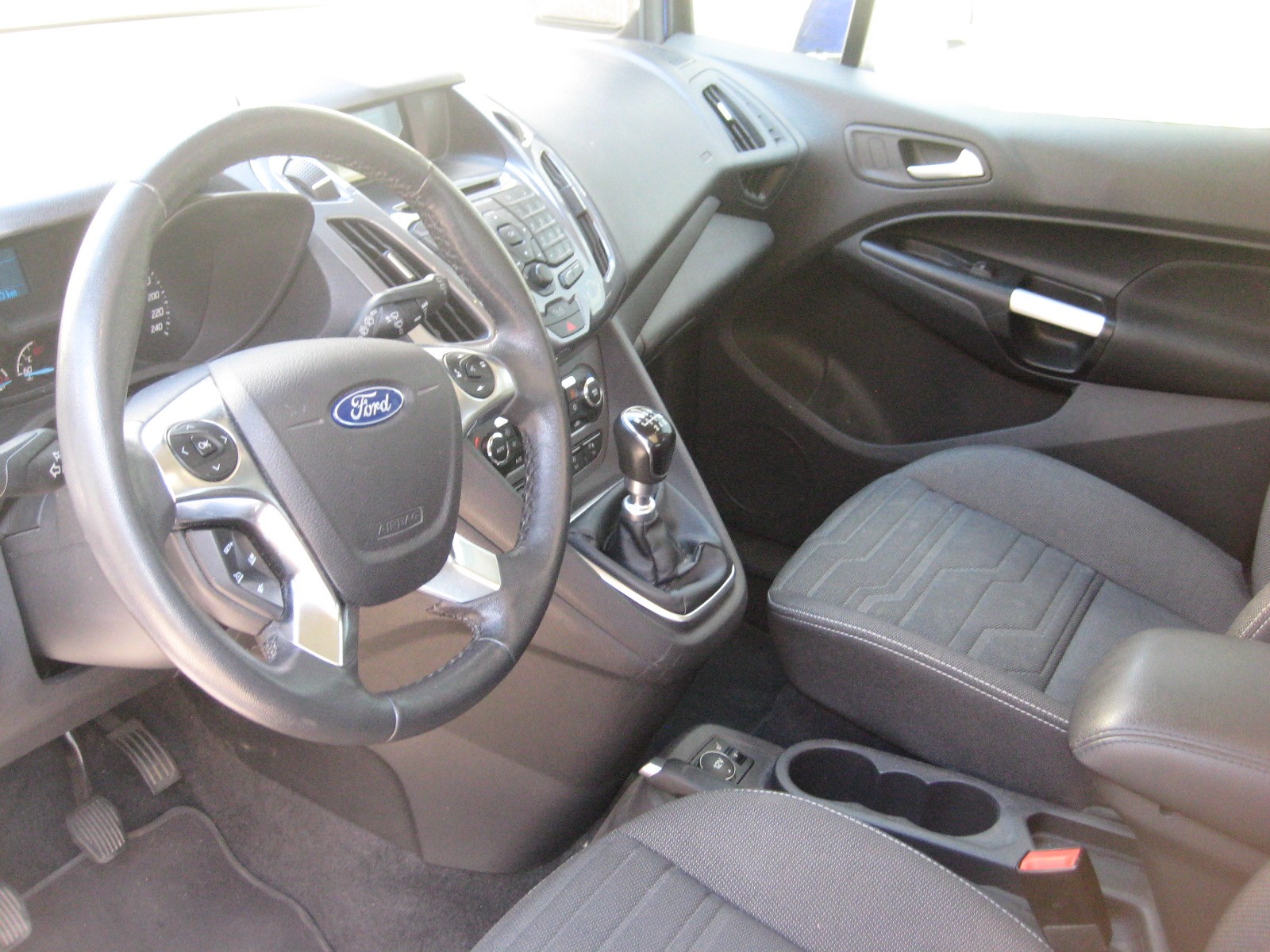 FORD Tourneo Connect 1.0 SCTi Titanium-image-5