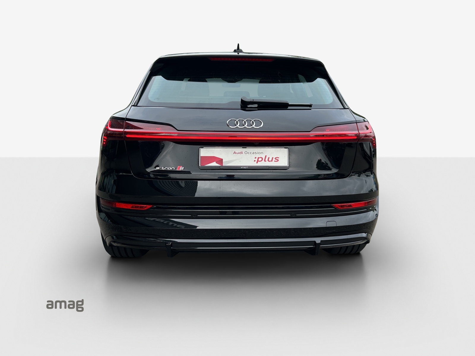 AUDI e-tron S quattro-image-4