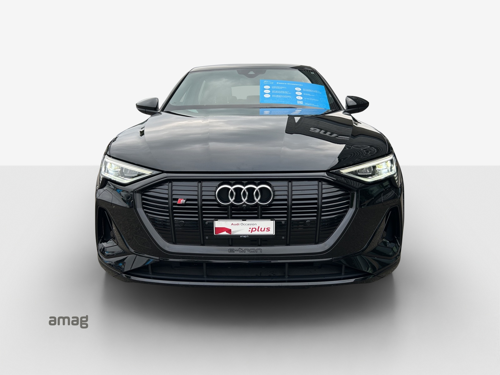 AUDI e-tron S quattro-image-7