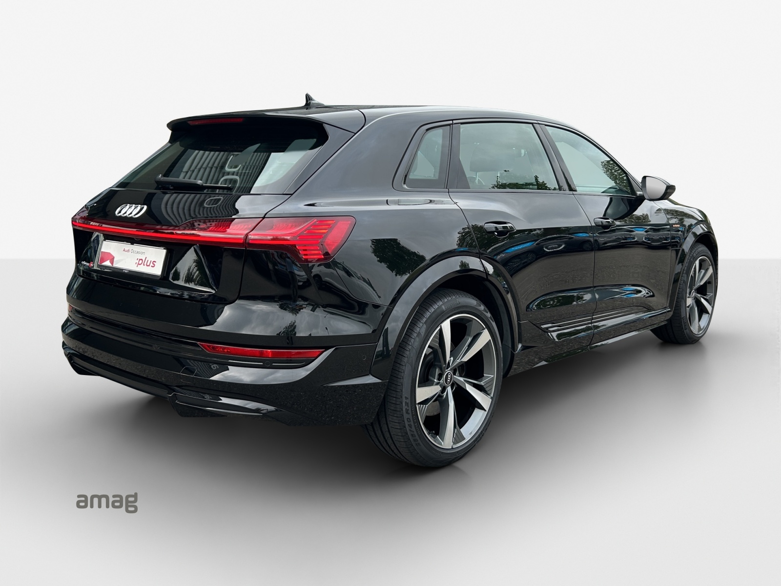 AUDI e-tron S quattro-image-5
