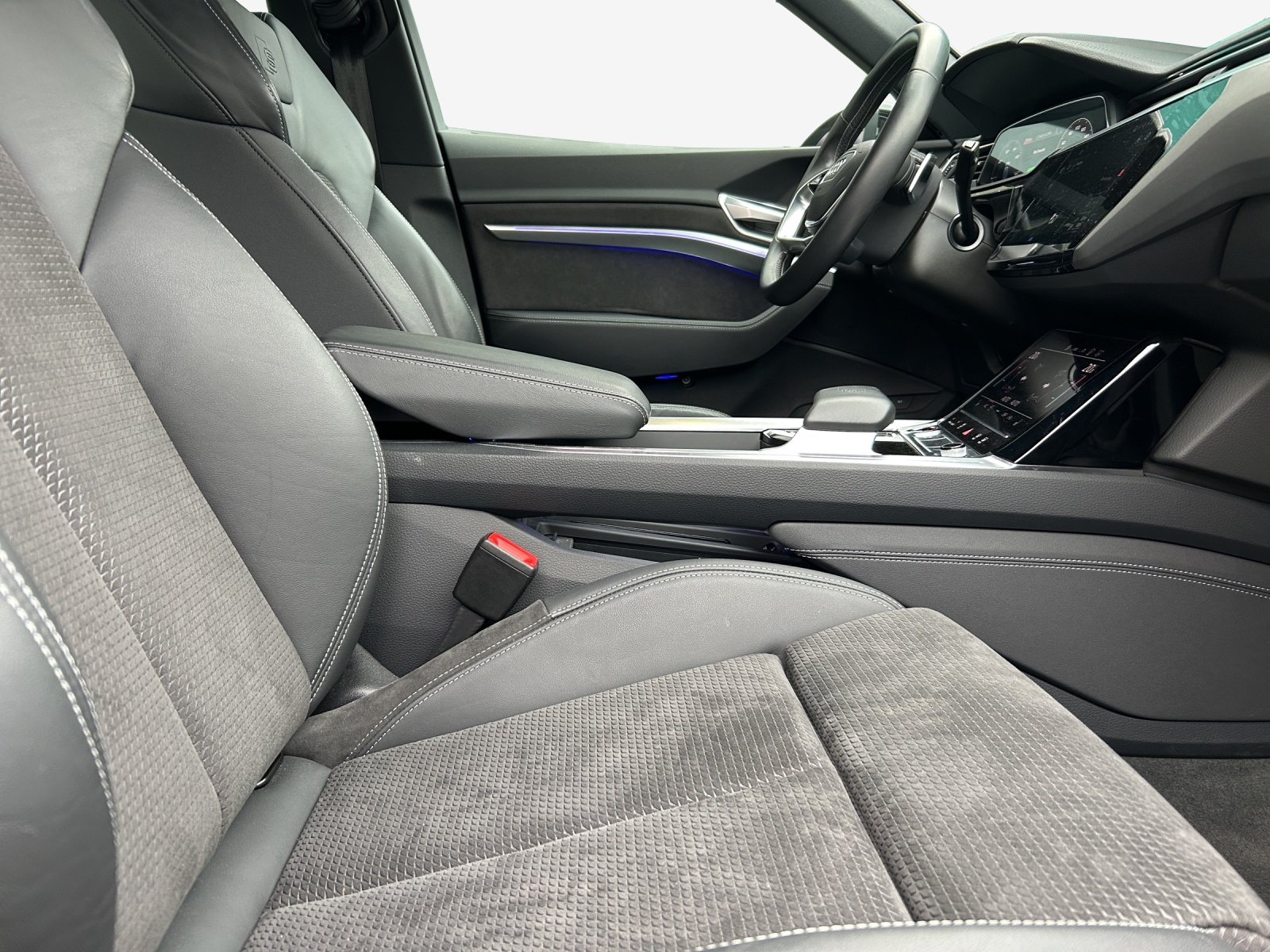 AUDI e-tron S quattro-image-16