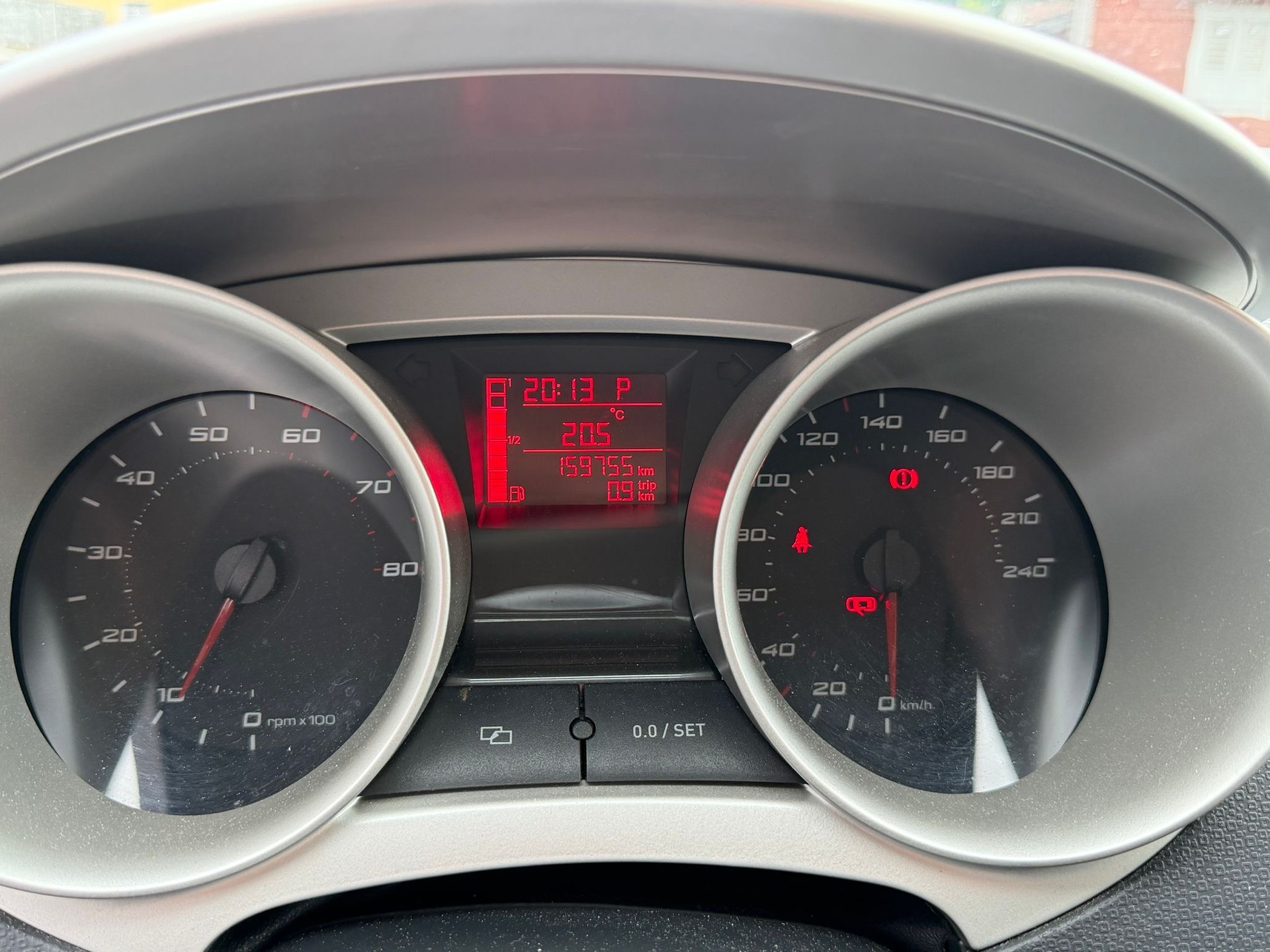 SEAT Ibiza SC 1.6 Sport DSG-image-11