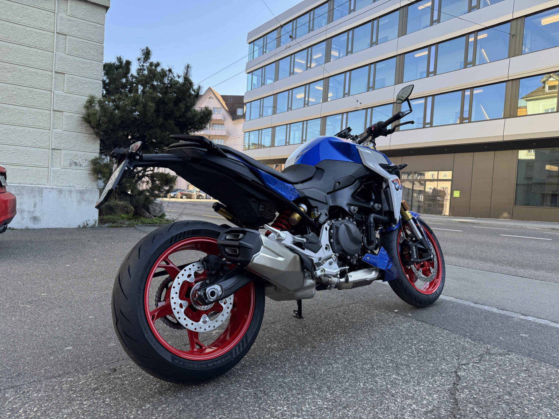 BMW F 900 R A2-showroom-element-3