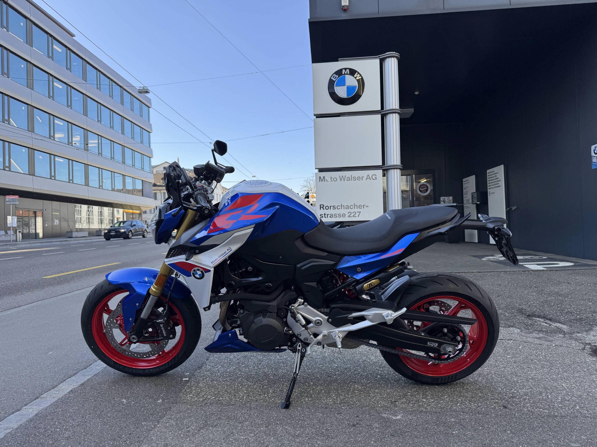 BMW F 900 R A2-showroom-element-1