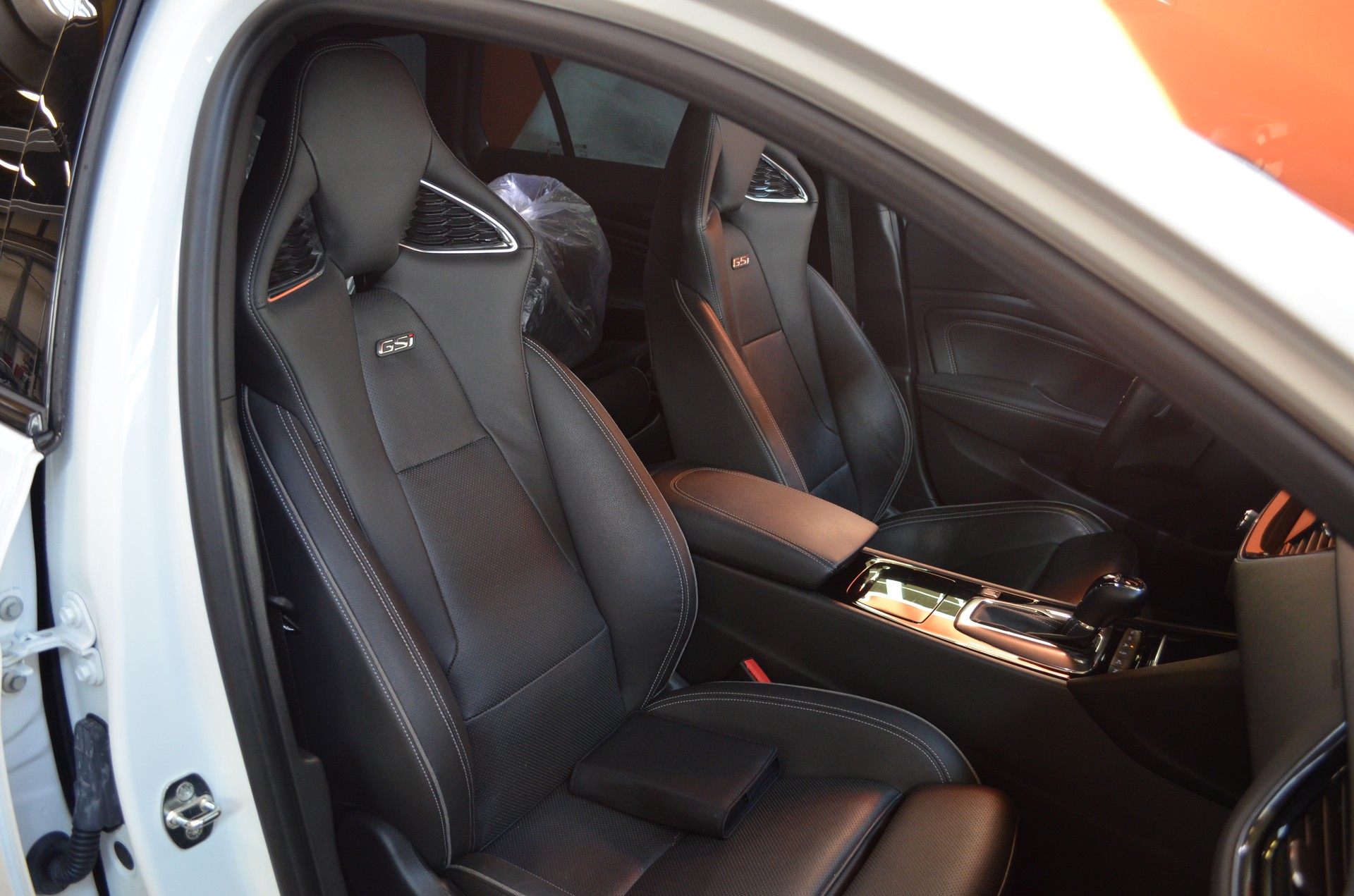 OPEL Insignia 2.0 T Sports Tourer GSI 4WD Automat-image-9