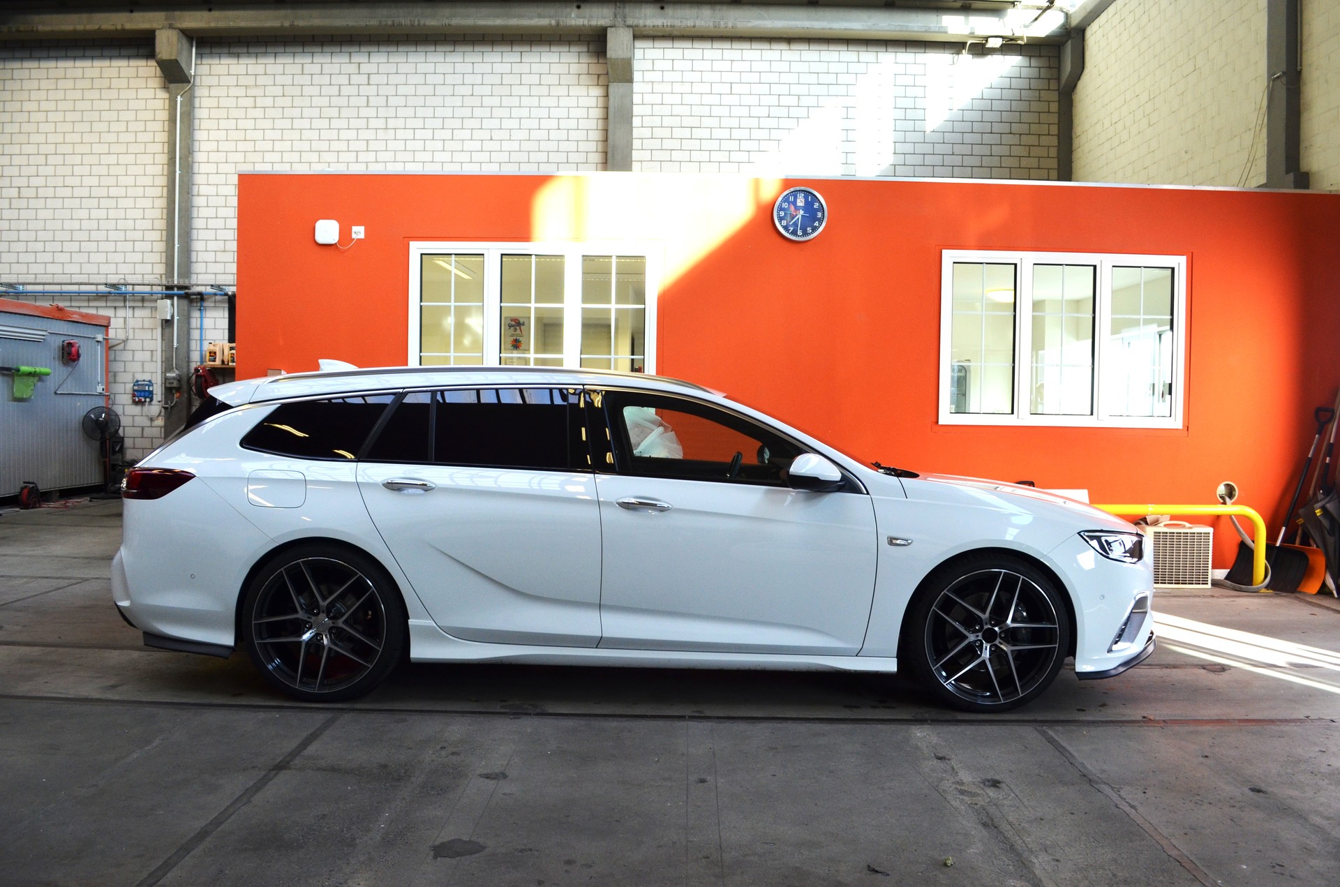 OPEL Insignia 2.0 T Sports Tourer GSI 4WD Automat-image-3