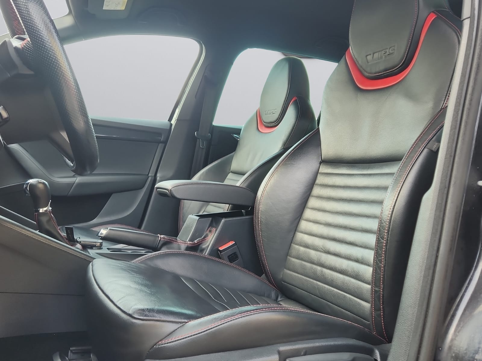 SKODA Octavia Combi 2.0 TSI RS DSG-image-9