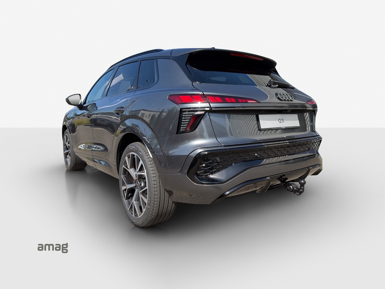 AUDI Q3 SUV TFSI quattro 195 kW S tronic-image-14