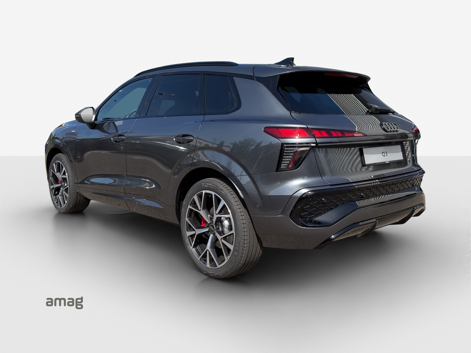 AUDI Q3 SUV TFSI quattro 195 kW S tronic-image-2
