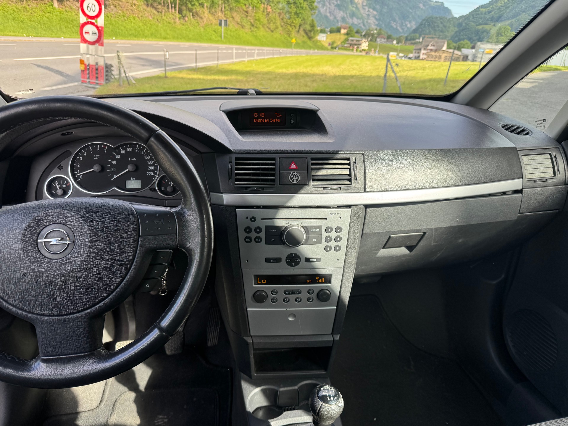 OPEL Meriva 1.6i 16V Essentia-image-0