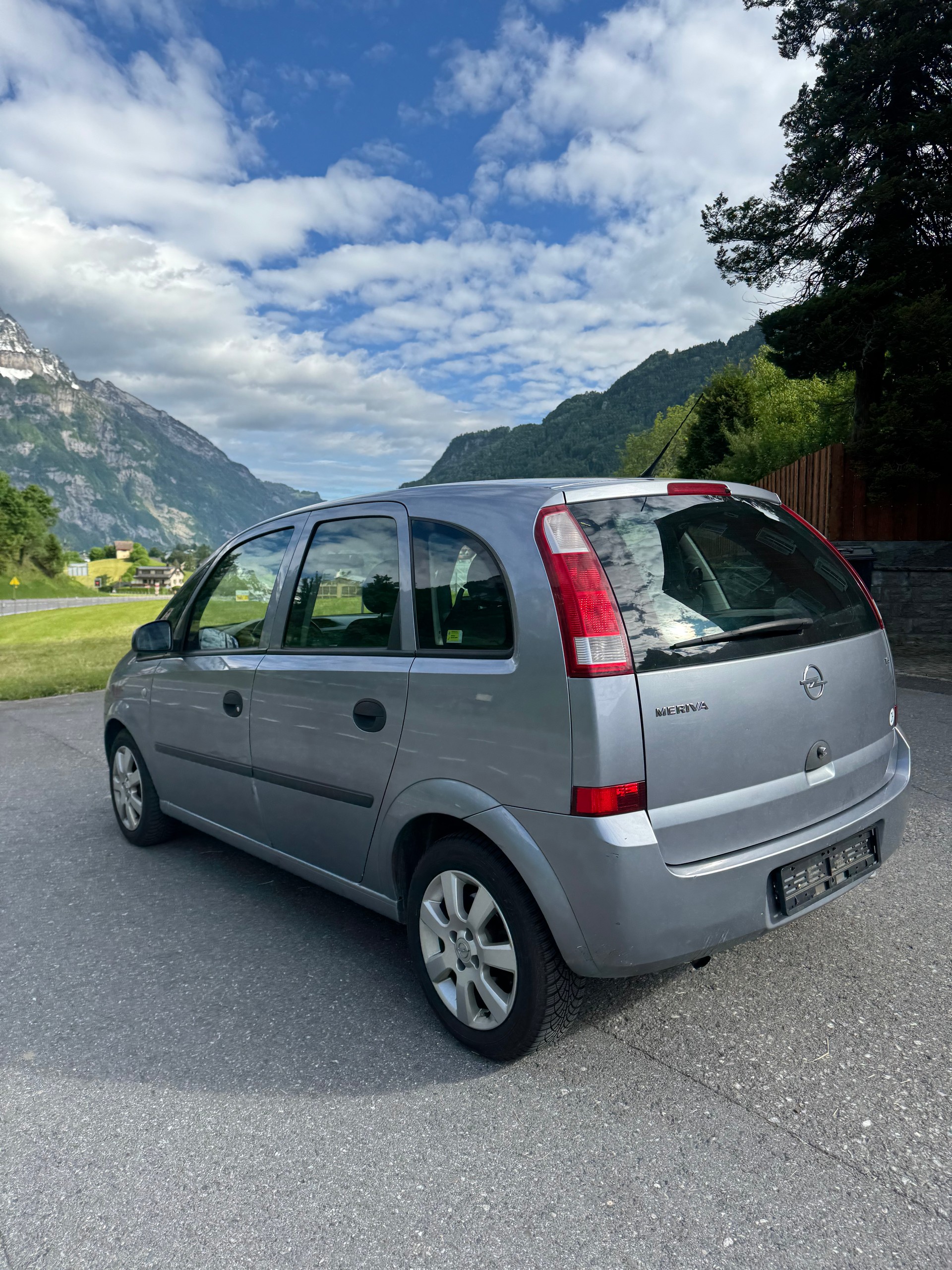 OPEL Meriva 1.6i 16V Essentia-image-9