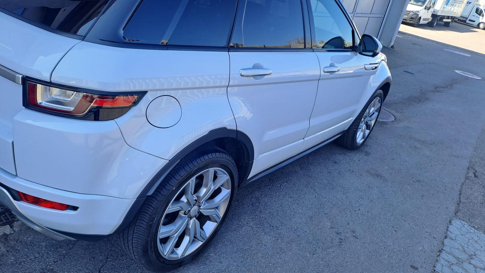 LAND ROVER 2.0 Si4 Autobiography-image-1