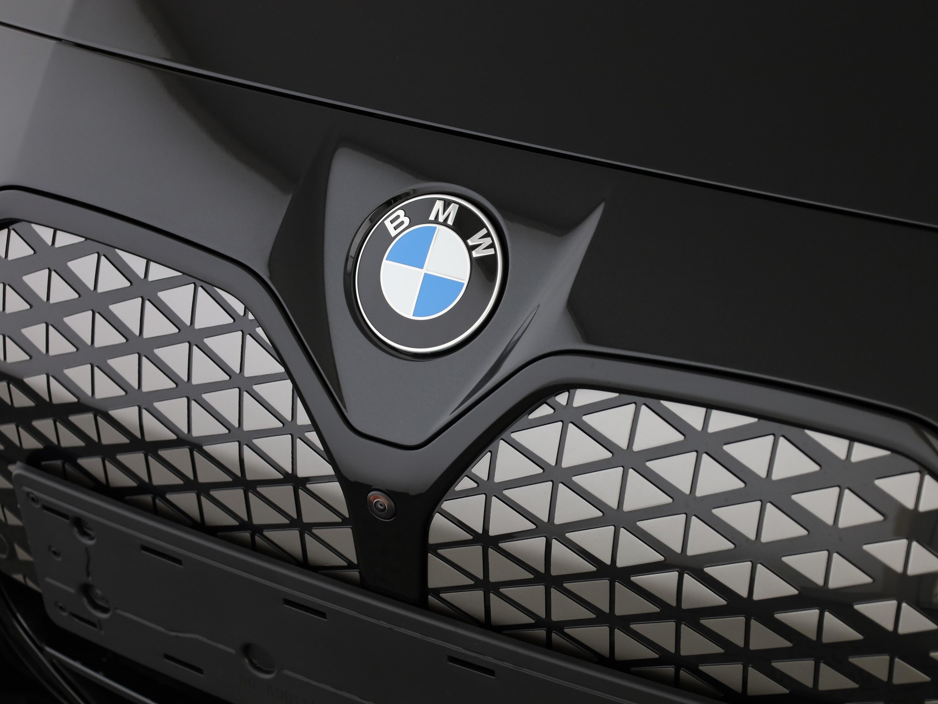 BMW i4 xDrive40-image-6