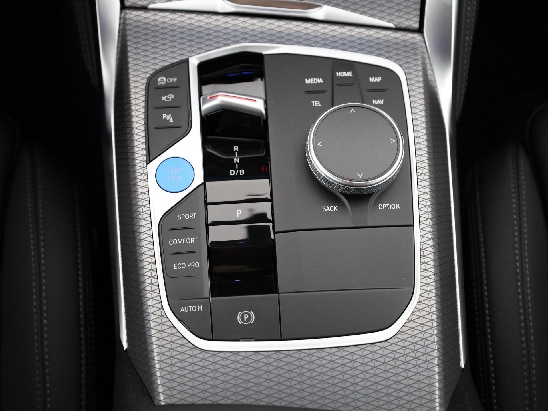 BMW i4 xDrive40-image-17