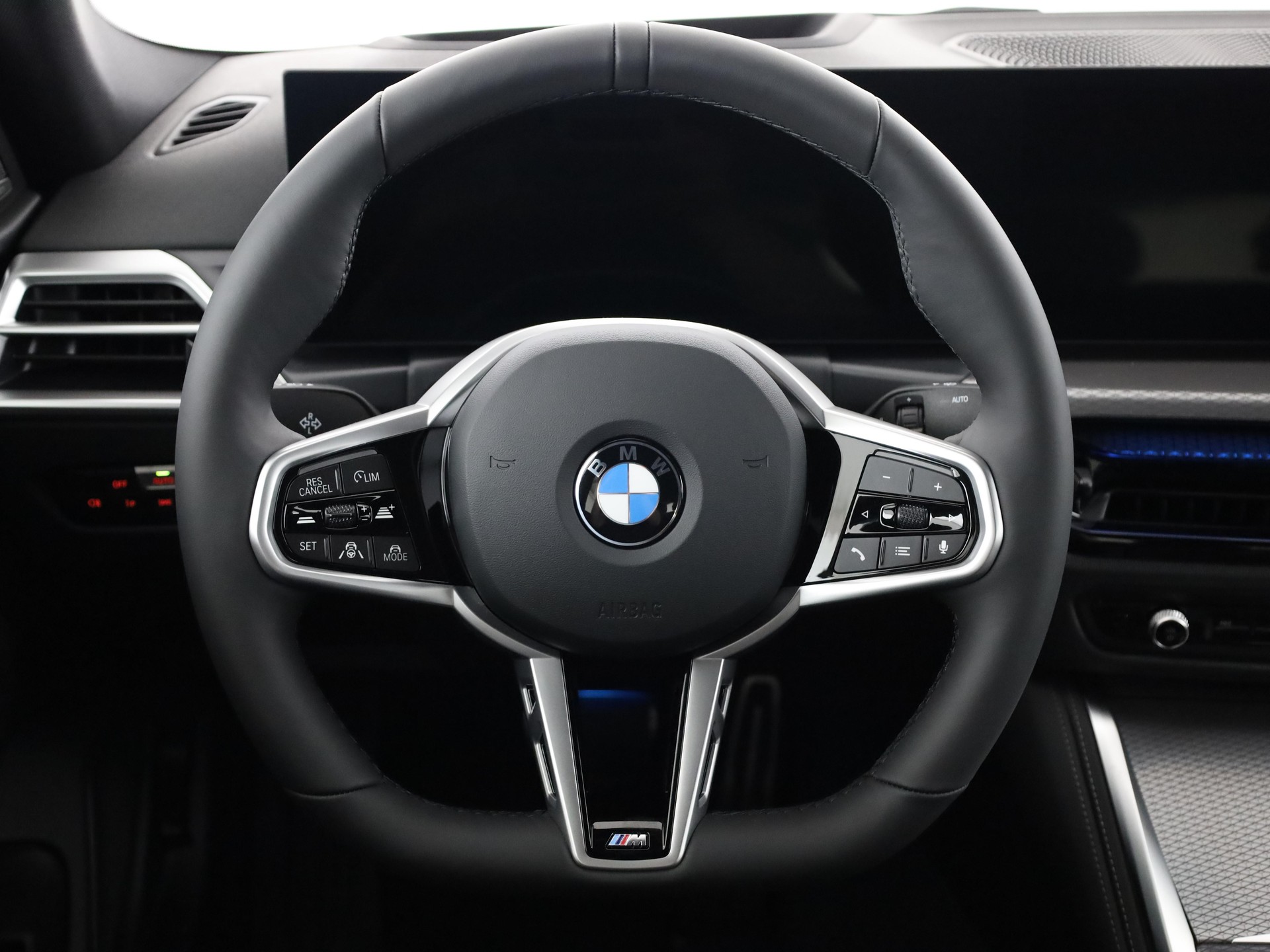 BMW i4 xDrive40-image-19