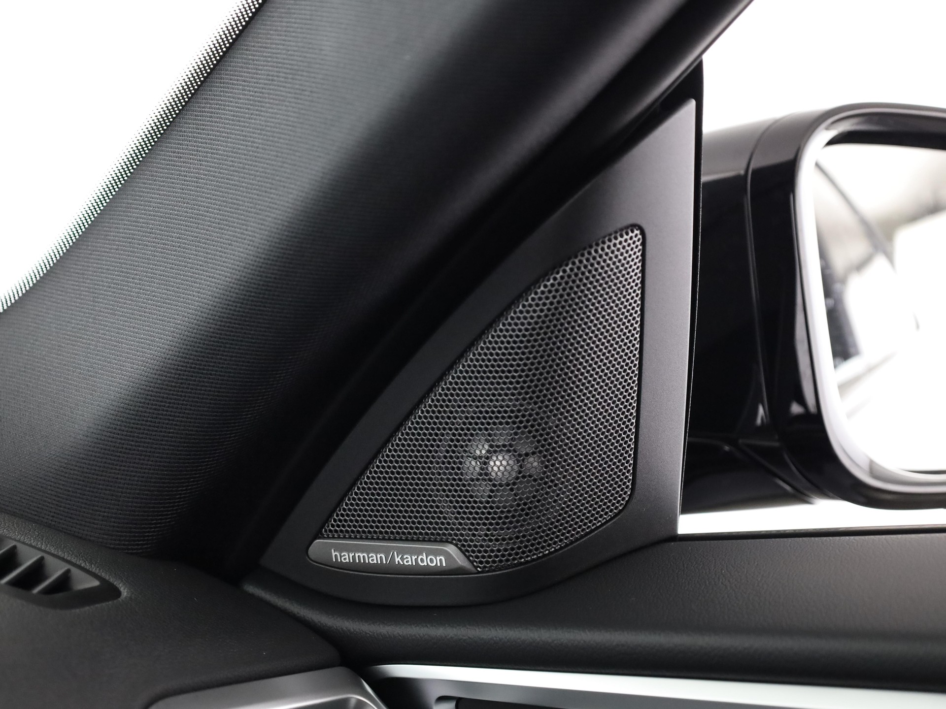 BMW i4 xDrive40-image-12