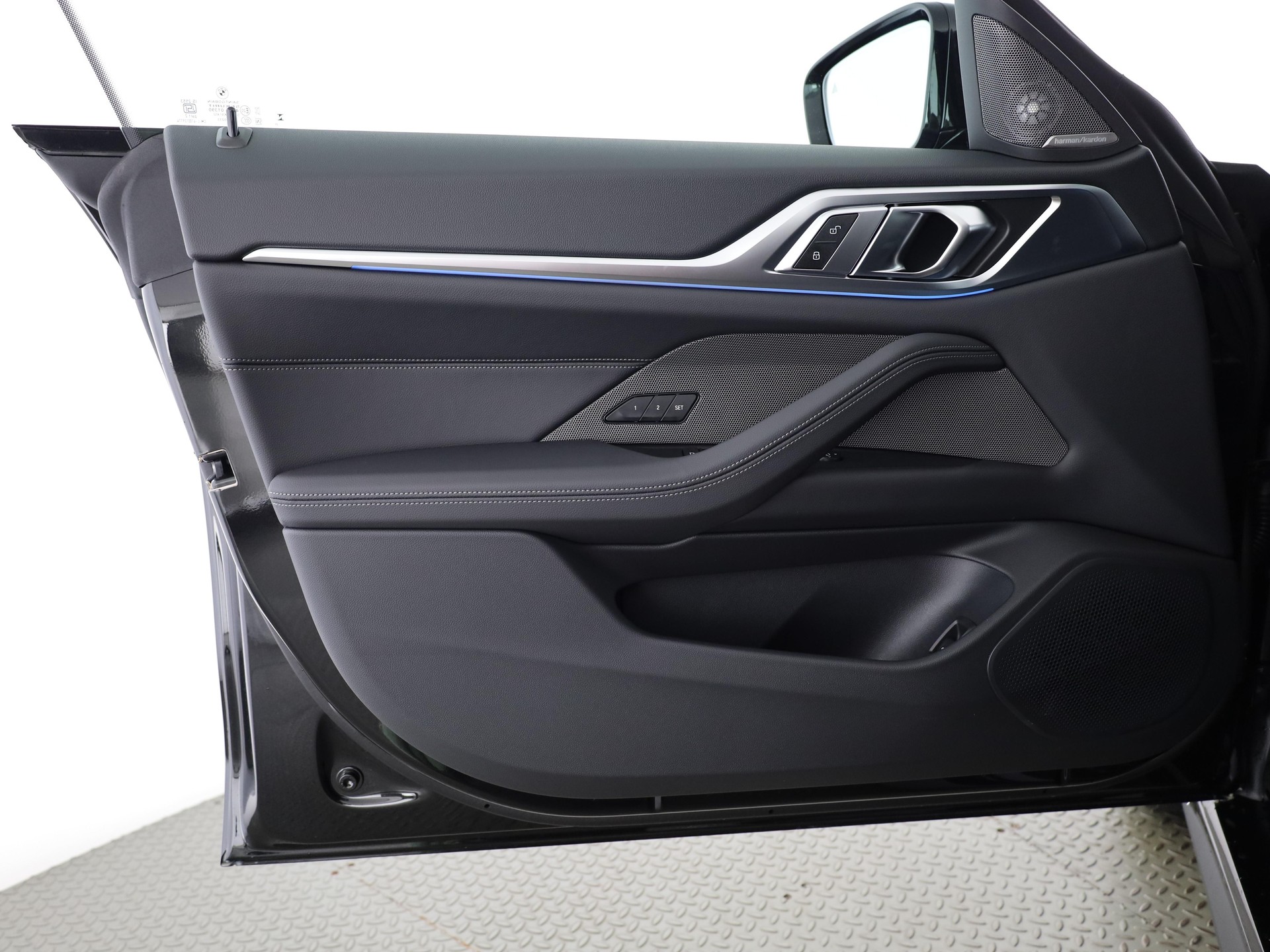 BMW i4 xDrive40-image-10