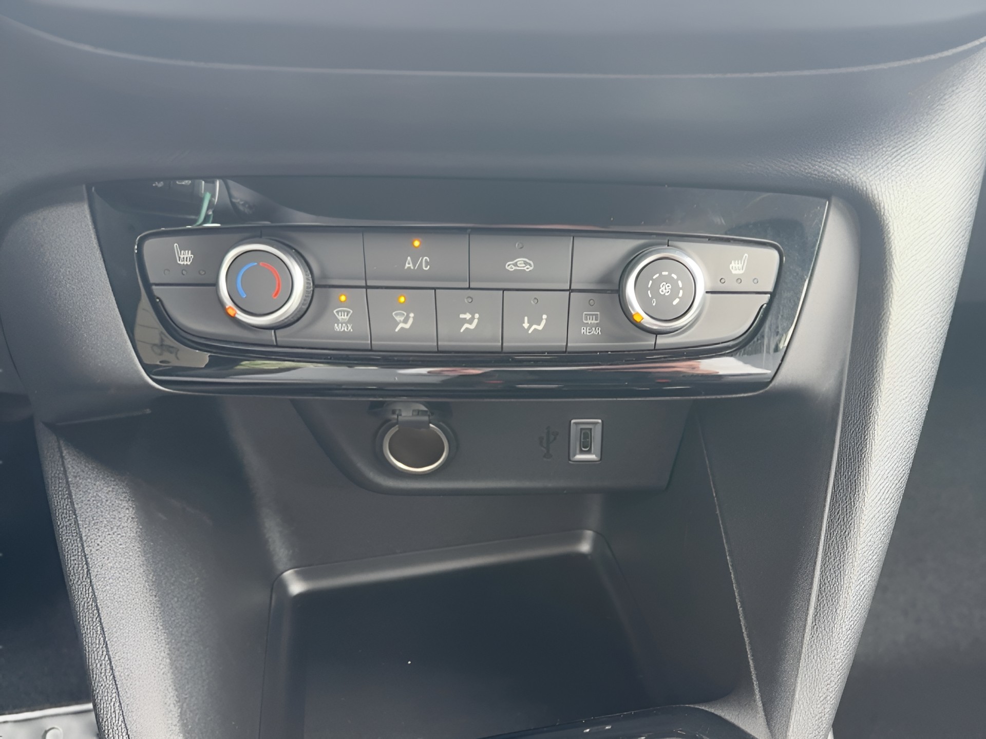 OPEL Corsa 1.2 MHEV Edition-image-13