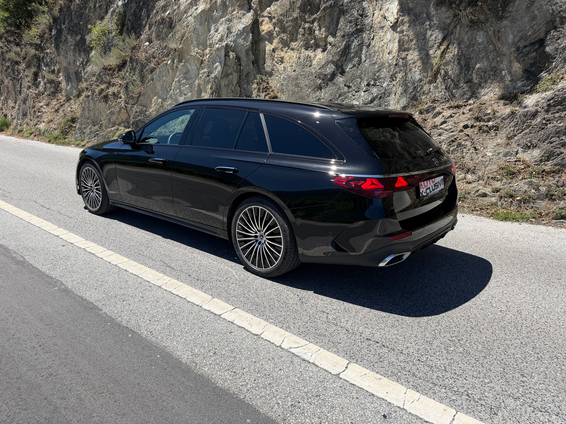 MERCEDES-BENZ E 220 d T 4Matic 9G-Tronic-image-5
