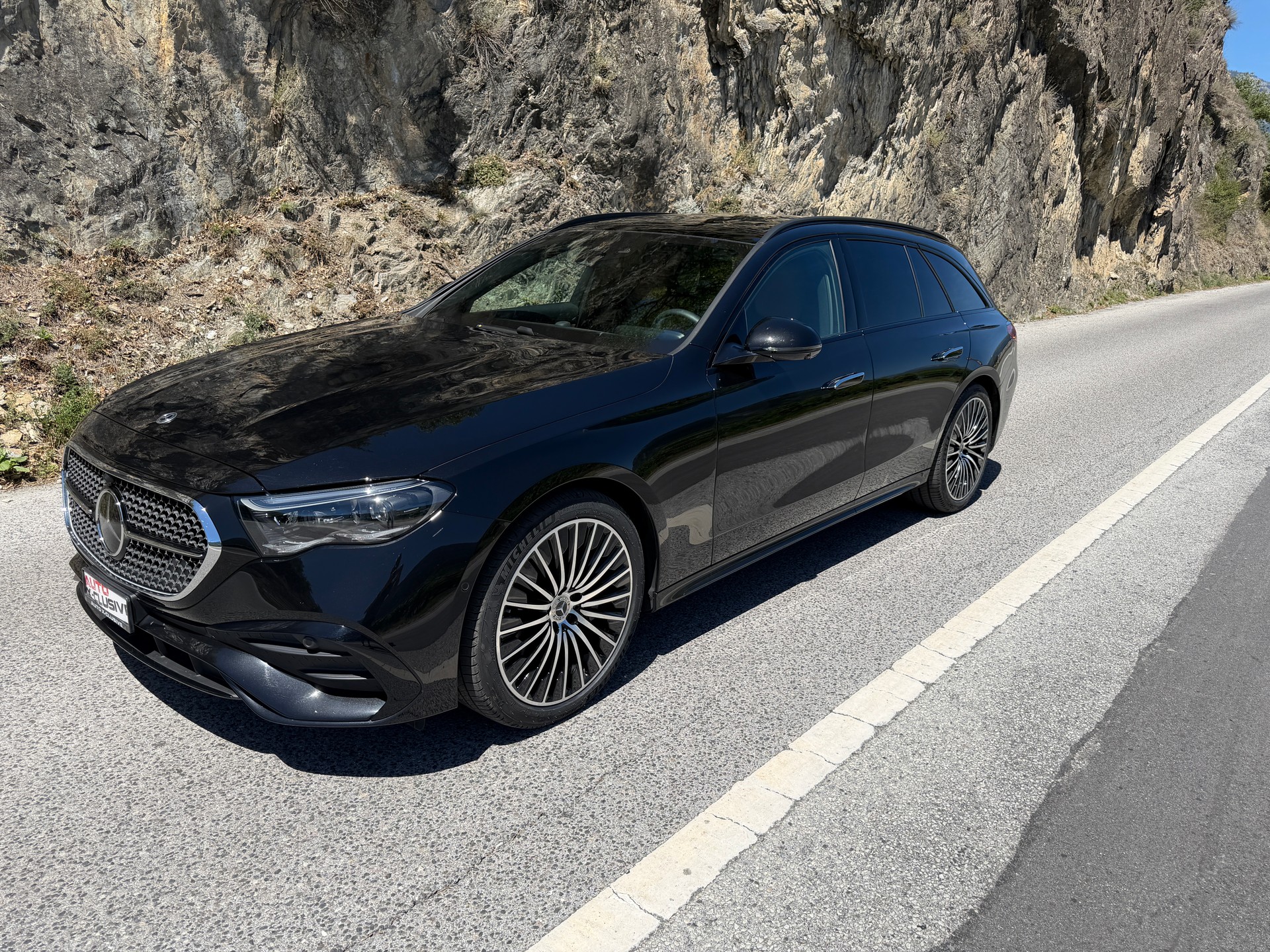 MERCEDES-BENZ E 220 d T 4Matic 9G-Tronic-image-2