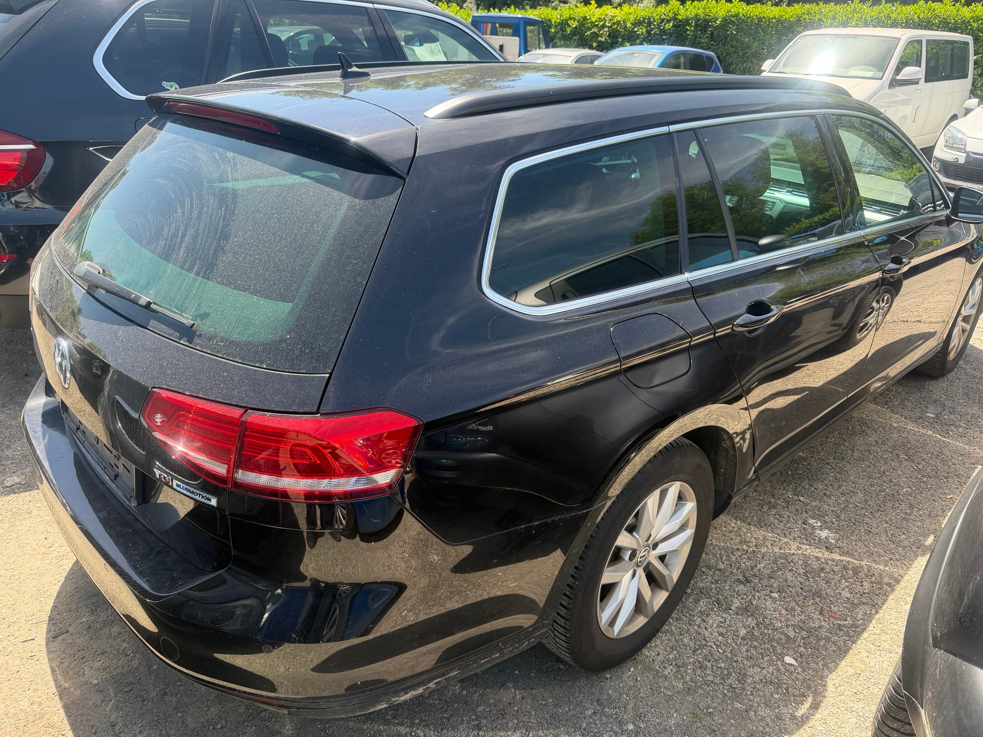 VW Passat Variant 1.6 TDI BMT Family DSG-image-1