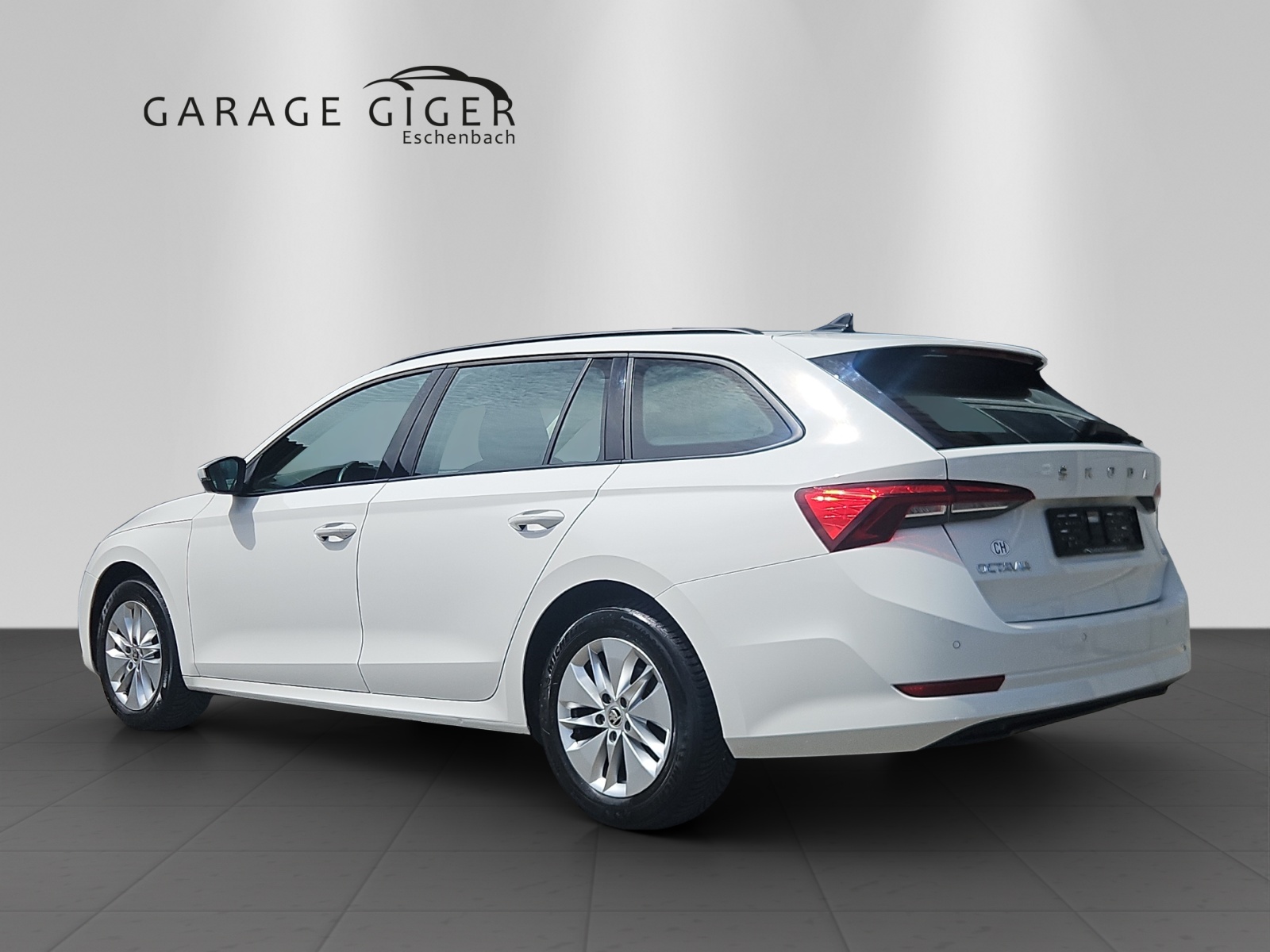 SKODA Octavia Combi 2.0 TDI DSG Ambition 4x4-image-2