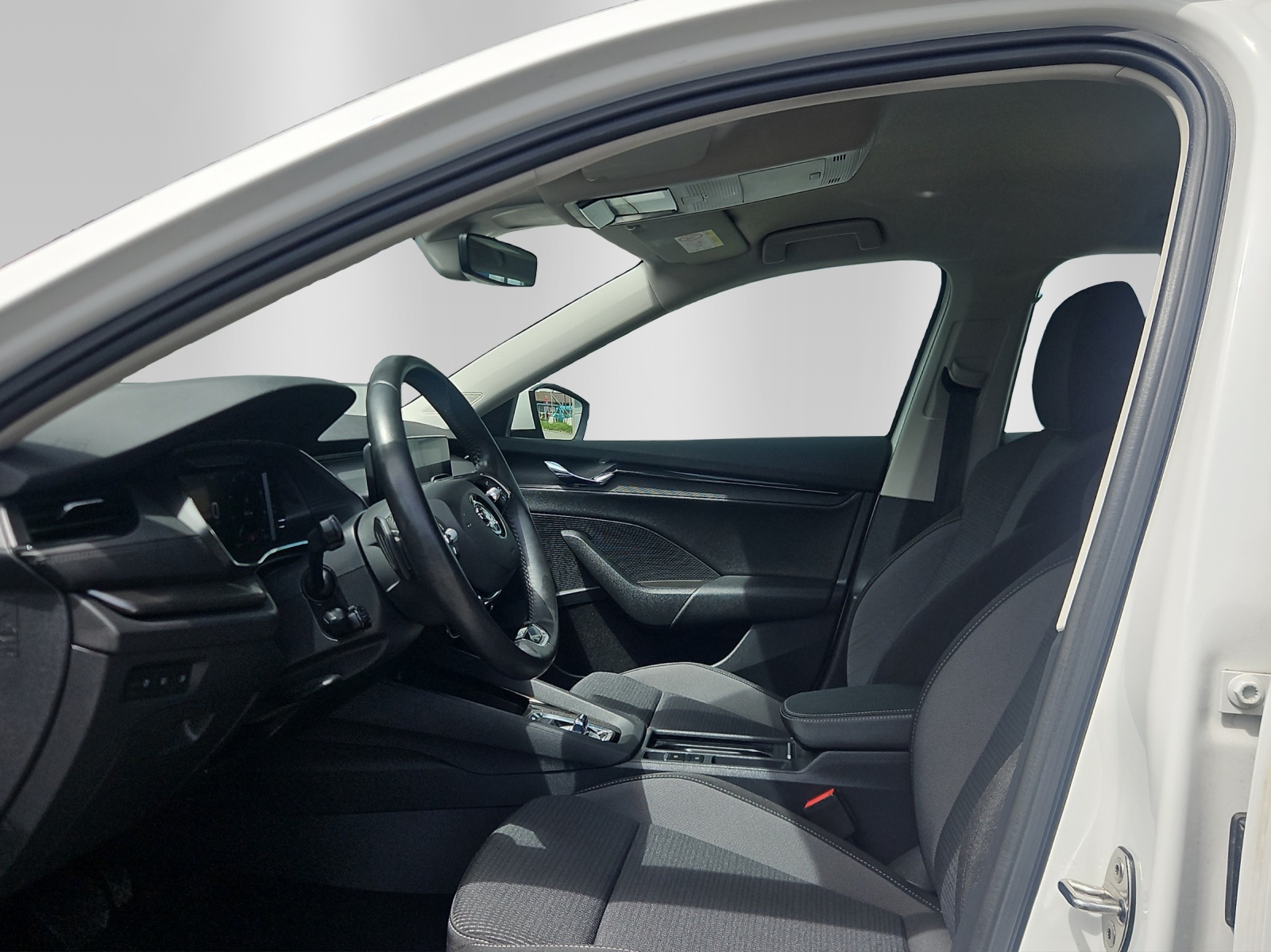 SKODA Octavia Combi 2.0 TDI DSG Ambition 4x4-image-5
