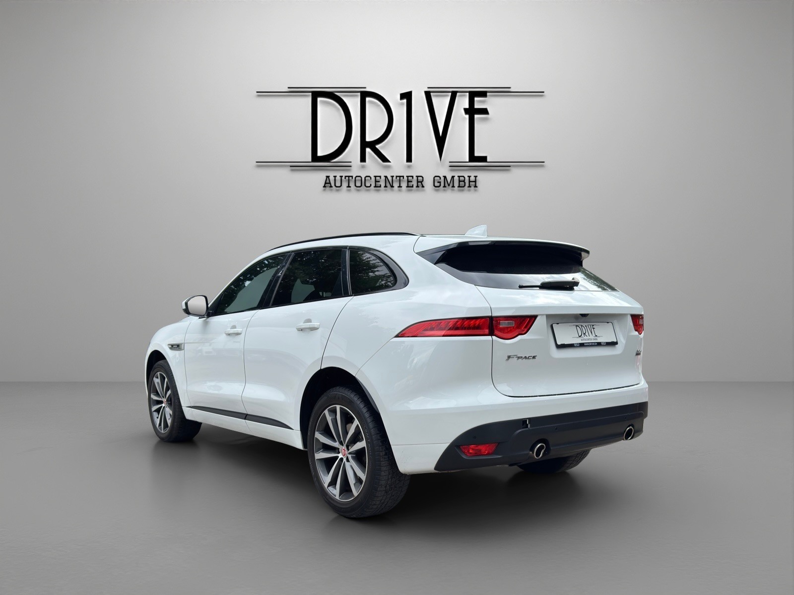 JAGUAR F-Pace 3.0 TD R-Sport AWD Automatik-image-6