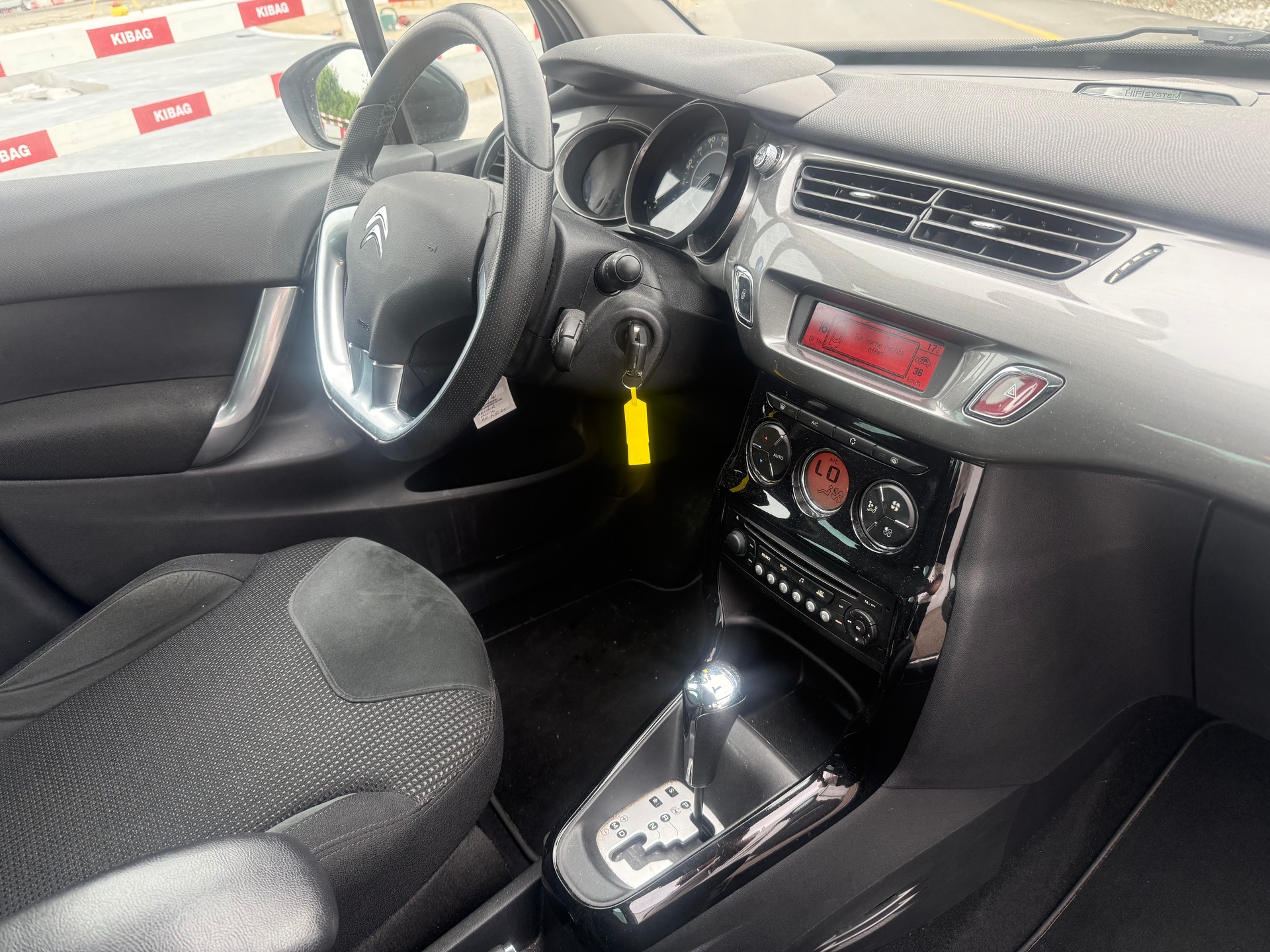 CITROEN C3 1.6i 16V Exclusive Automatic (MFK,SERVICE)-image-8