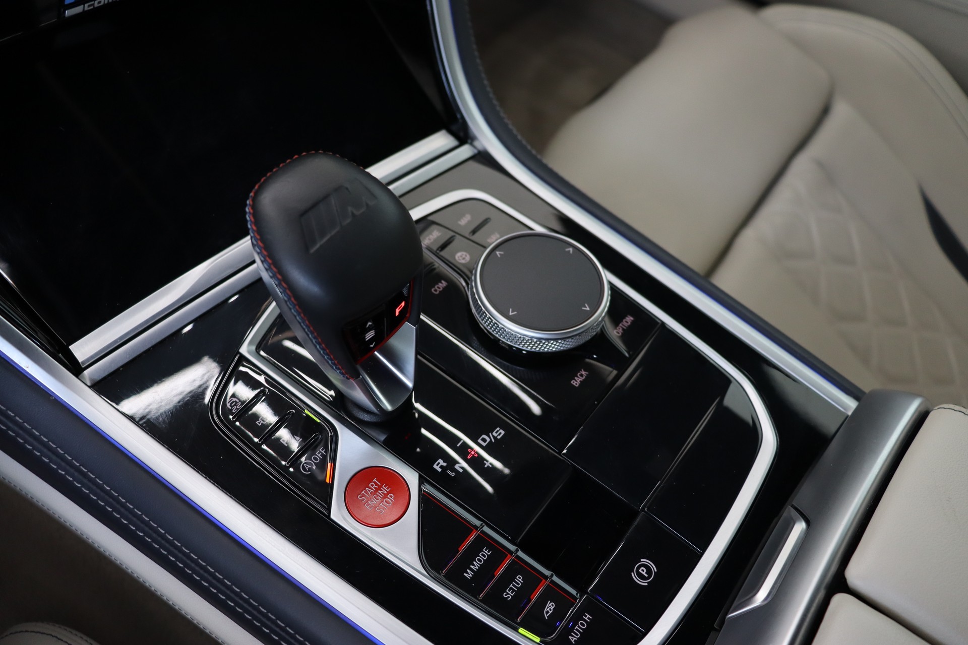 BMW M8 xDrive M Competition Steptronic**BMW INDIVIDUAL**-image-14