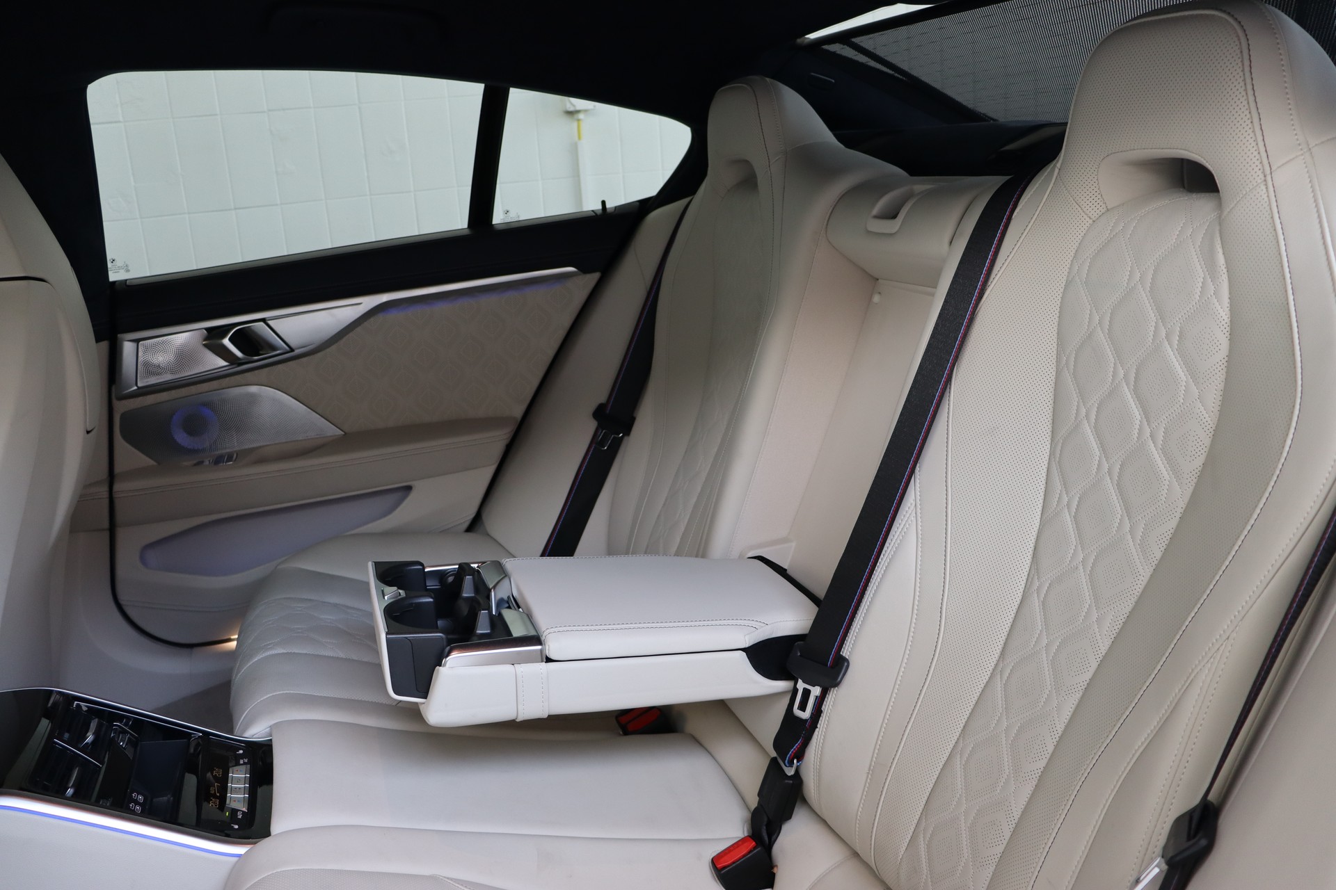 BMW M8 xDrive M Competition Steptronic**BMW INDIVIDUAL**-image-27