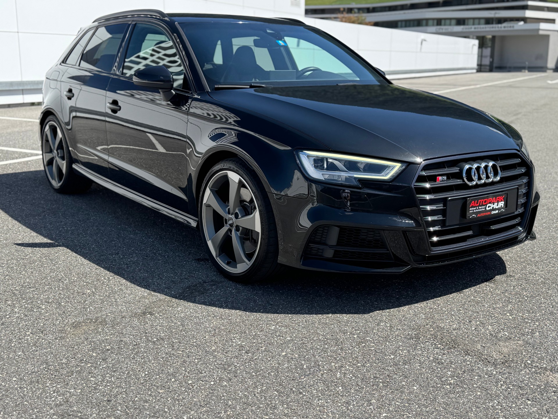 AUDI S3 Sportback 2.0 TFSI quattro S-tronic-image-5