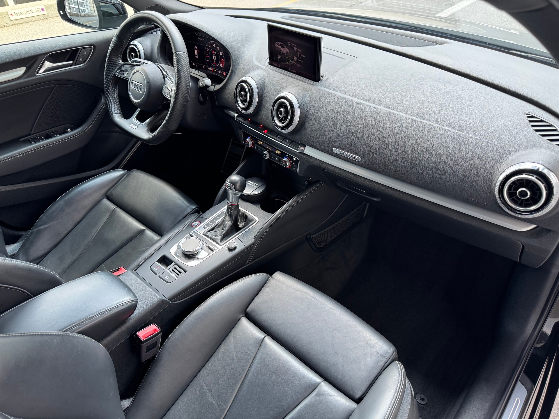 AUDI S3 Sportback 2.0 TFSI quattro S-tronic-image-11