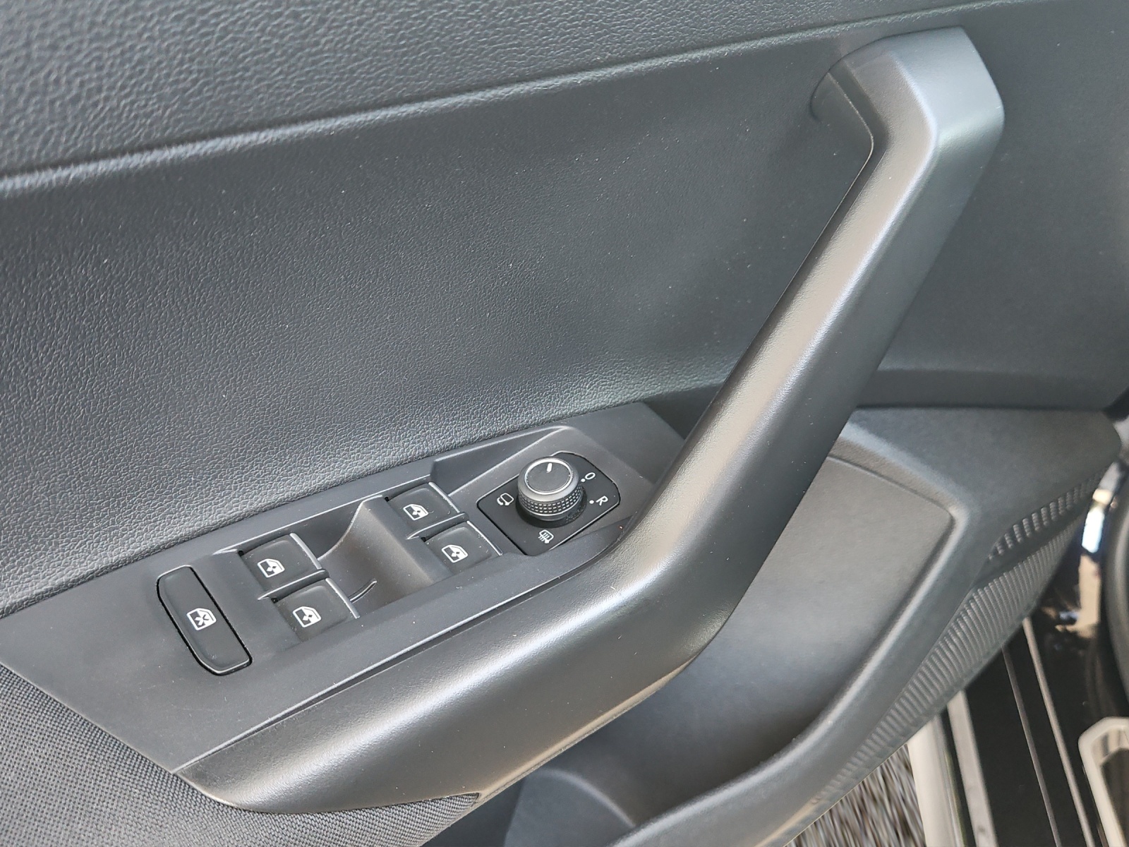 VW Polo 2.0 TSI GTI DSG-image-11