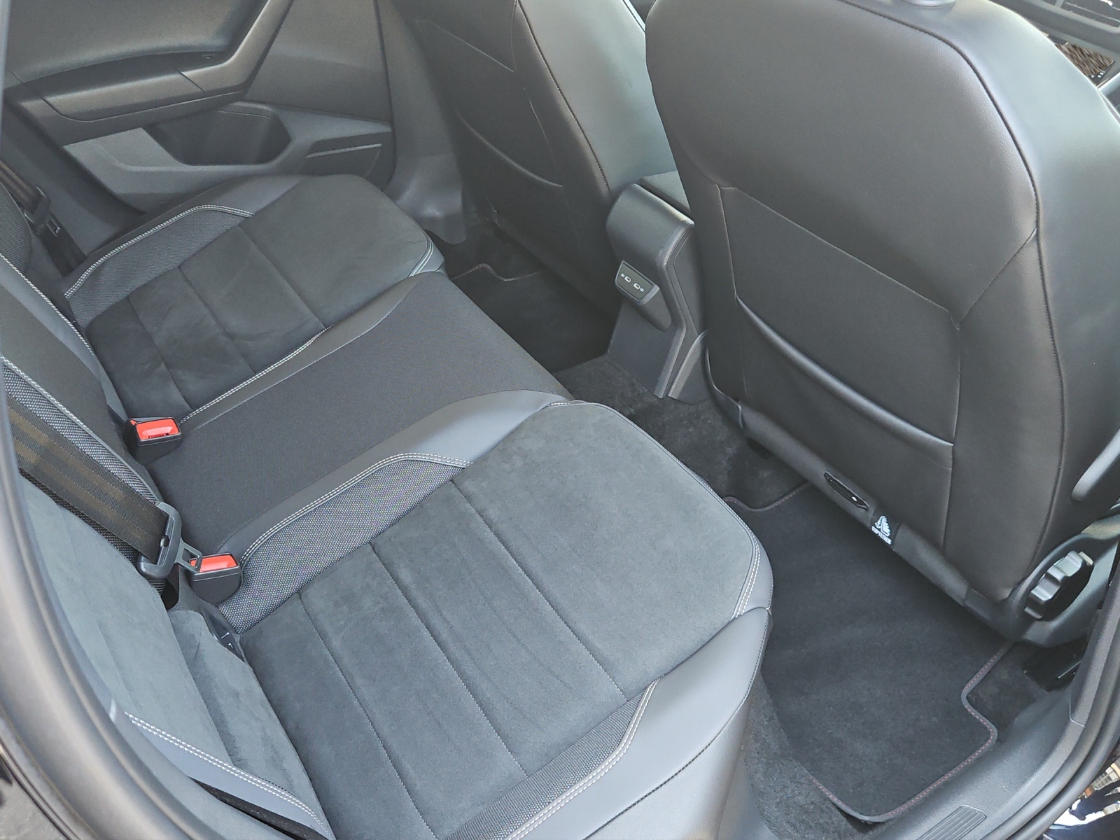 VW Polo 2.0 TSI GTI DSG-image-21