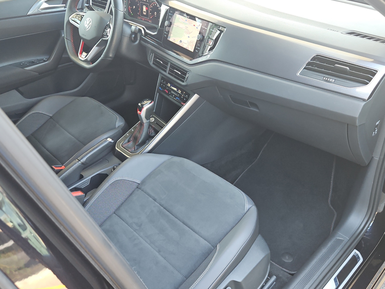 VW Polo 2.0 TSI GTI DSG-image-19