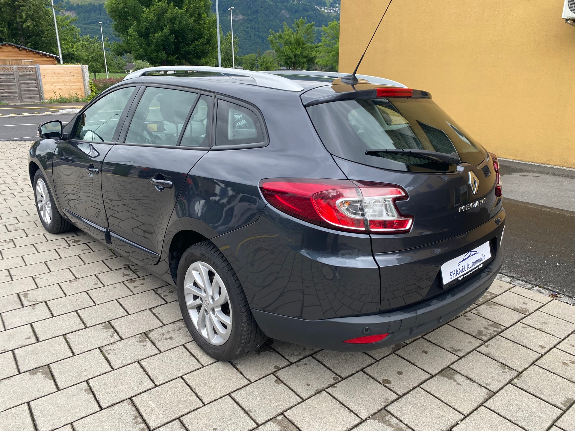 RENAULT Mégane Grandtour 1.5 dCi Dynamique EDC-image-4
