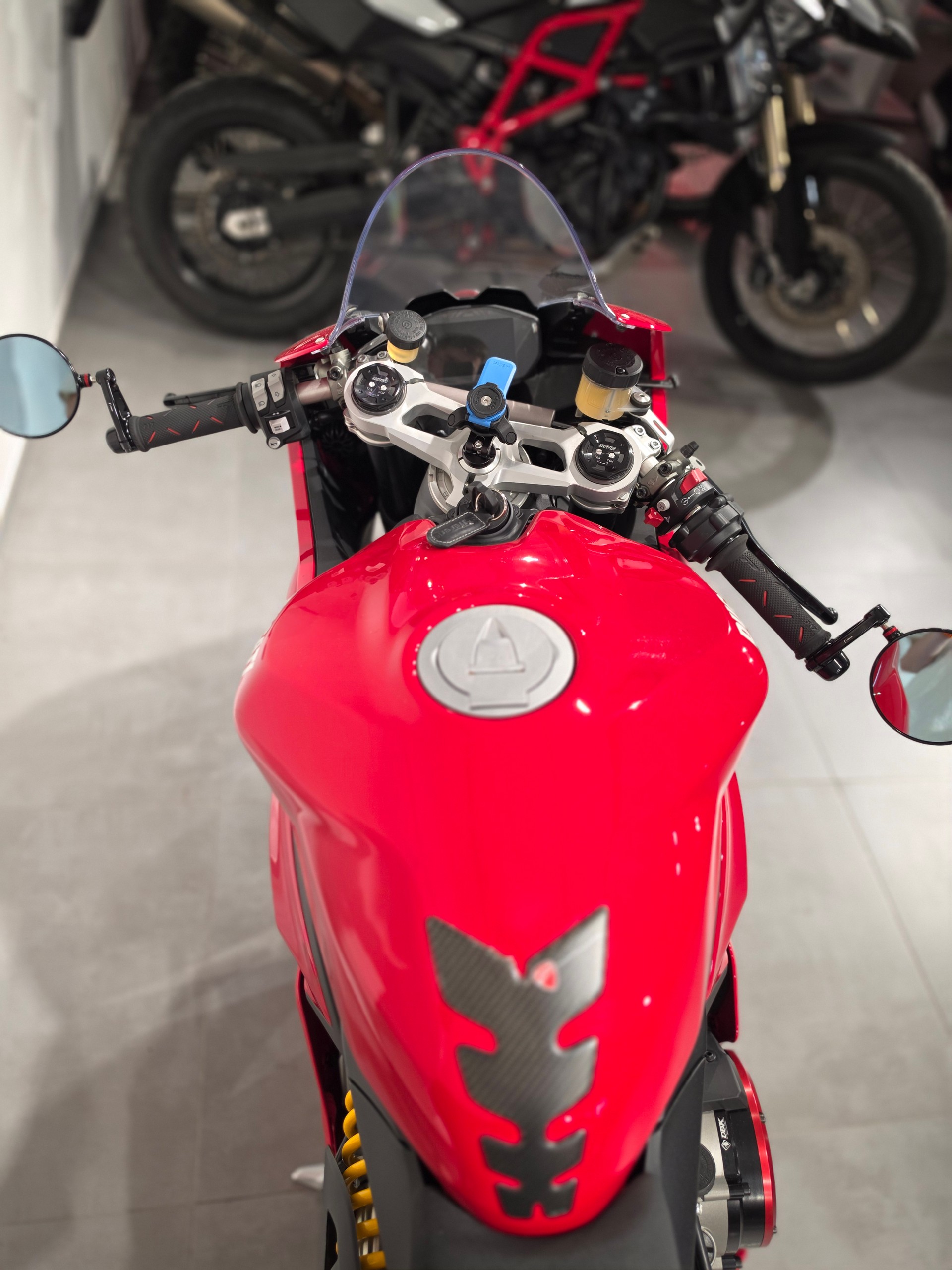 DUCATI Panigale V2-image-13