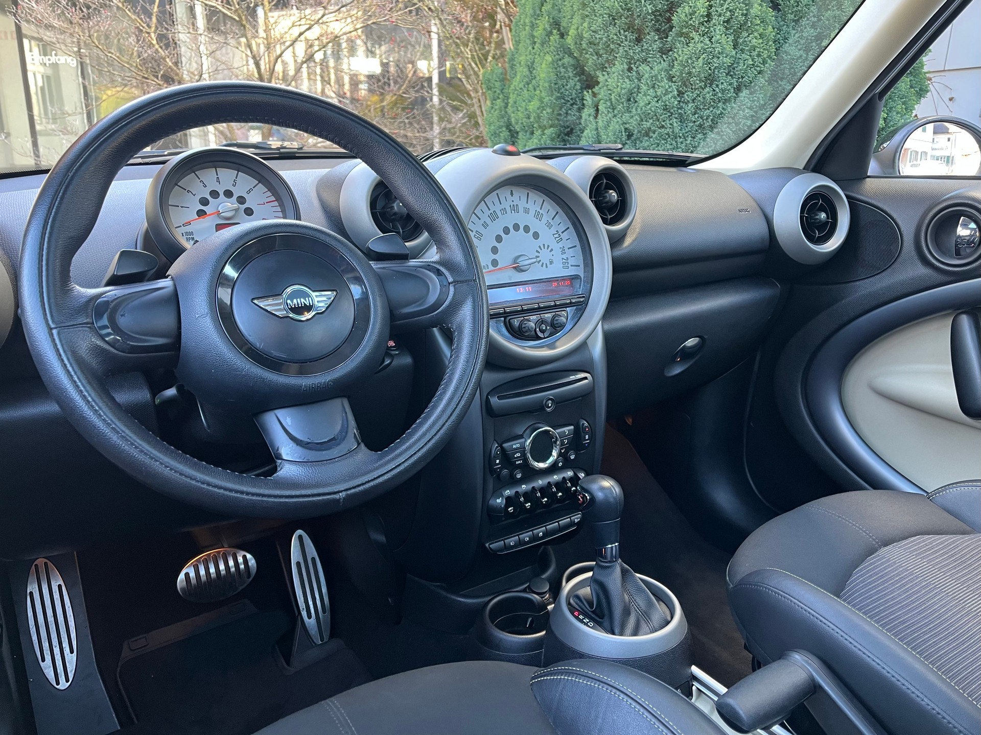 MINI Countryman Cooper S ALL4 Steptronic 4x4 *Top-Zustand*Automat*Servicegepflegt*-image-5